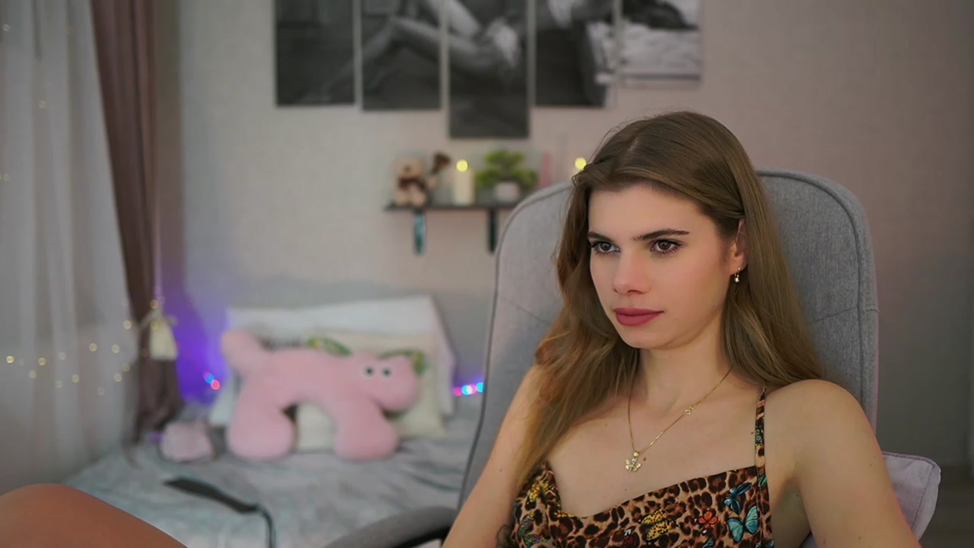 Gallery image thumbnail from RileyReid_18's myfreecams stream on, 01/13/2024, 17:51 image 10 of 20