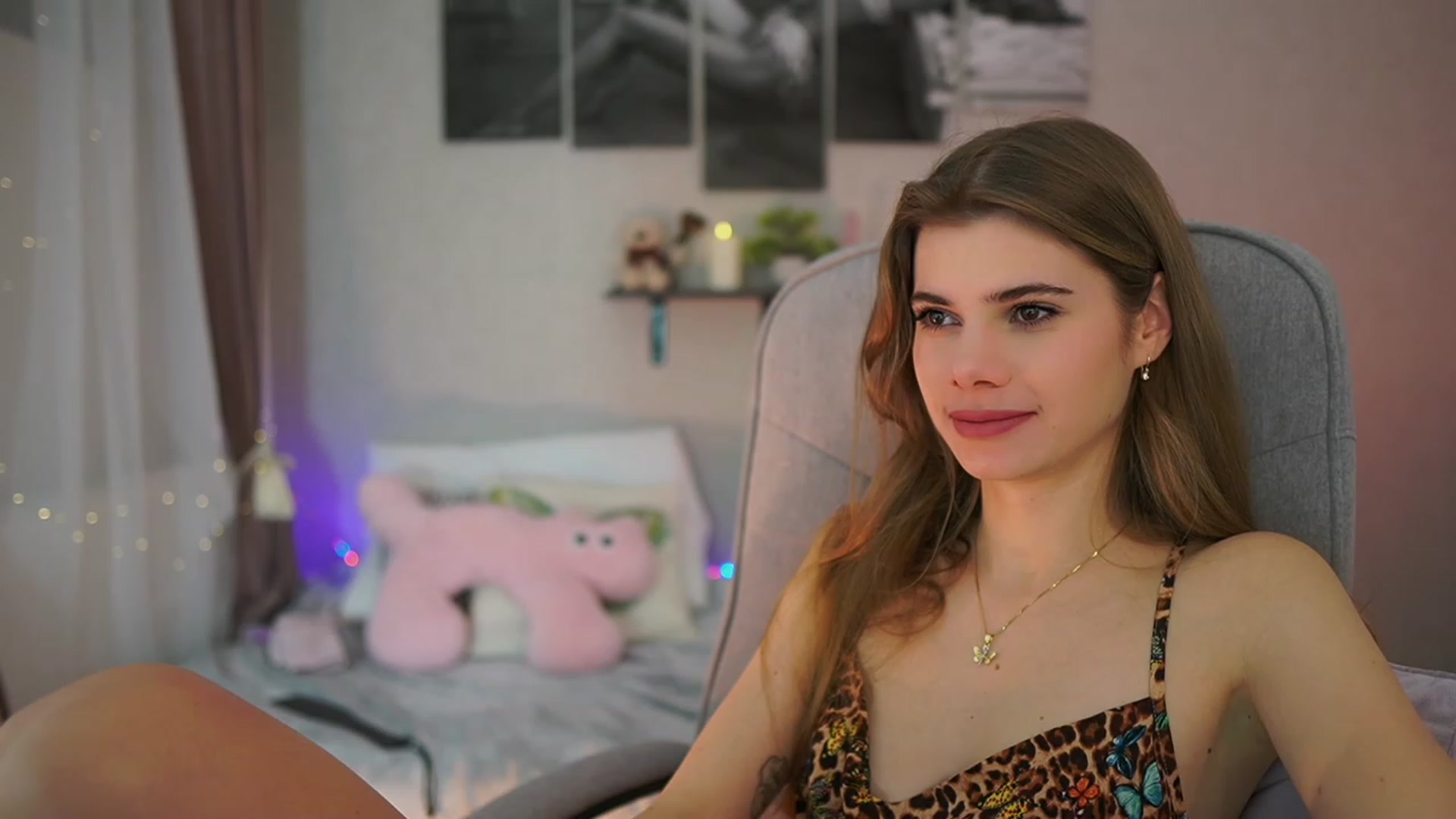 Gallery image thumbnail from RileyReid_18's myfreecams stream on, 01/13/2024, 17:51 image 4 of 20