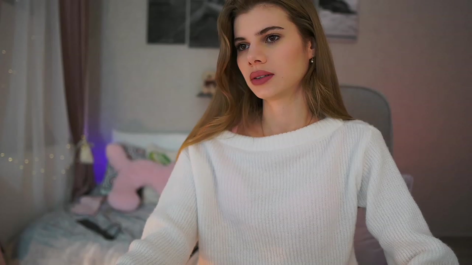 Gallery image thumbnail from RileyReid_18's myfreecams stream on, 01/14/2024, 22:32 image 9 of 20