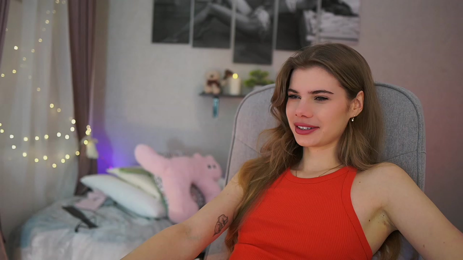 Gallery image thumbnail from RileyReid_18's myfreecams stream on, 01/17/2024, 16:25 image 1 of 20