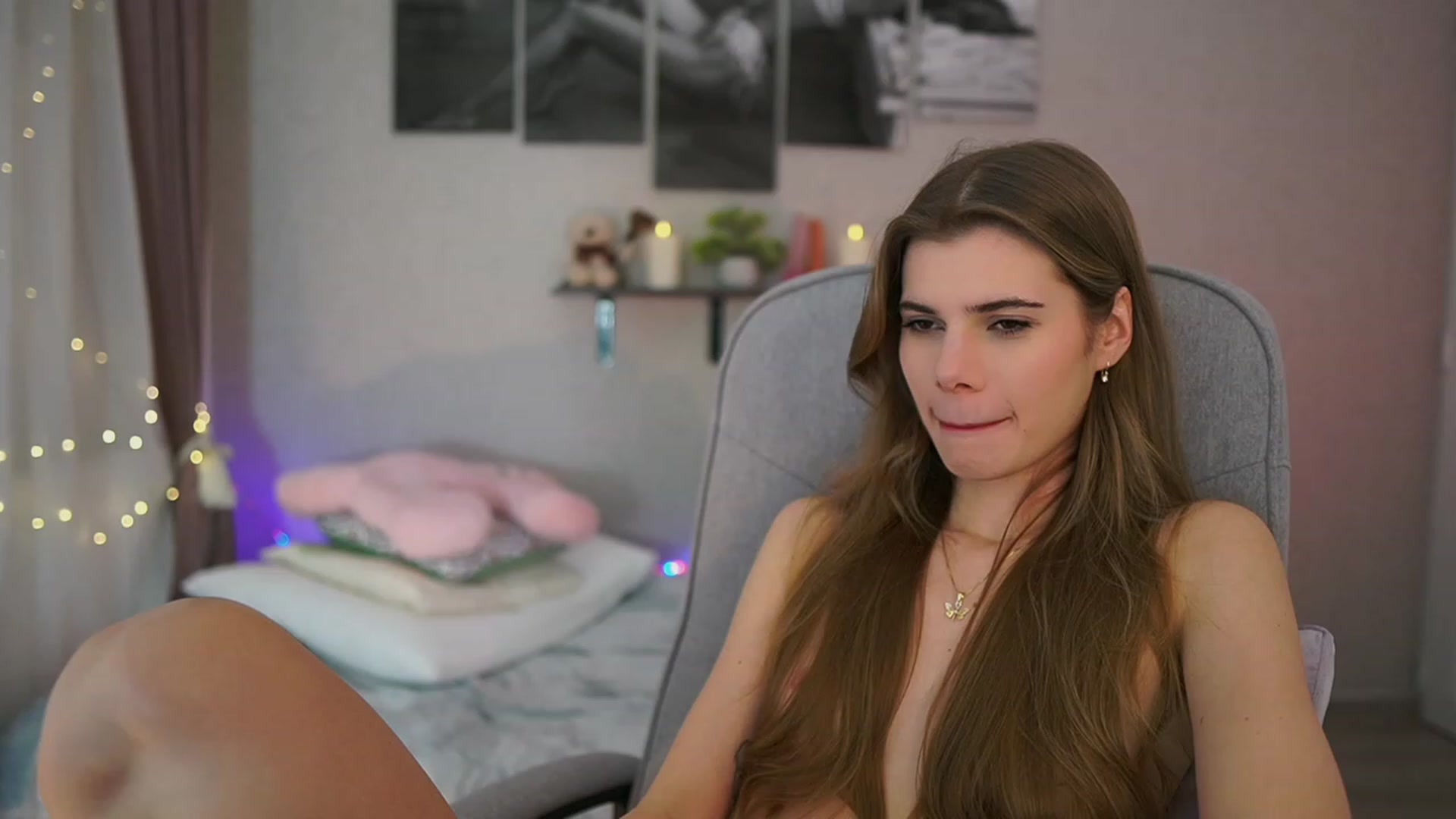 Gallery image thumbnail from RileyReid_18's myfreecams stream on, 01/17/2024, 17:46 image 3 of 20