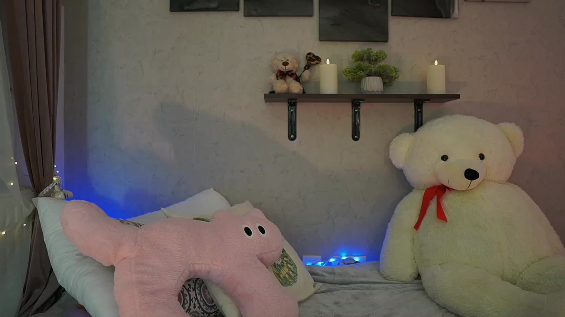 Gallery image thumbnail from RileyReid_18's myfreecams stream on, 01/18/2024, 17:57 image 3 of 20