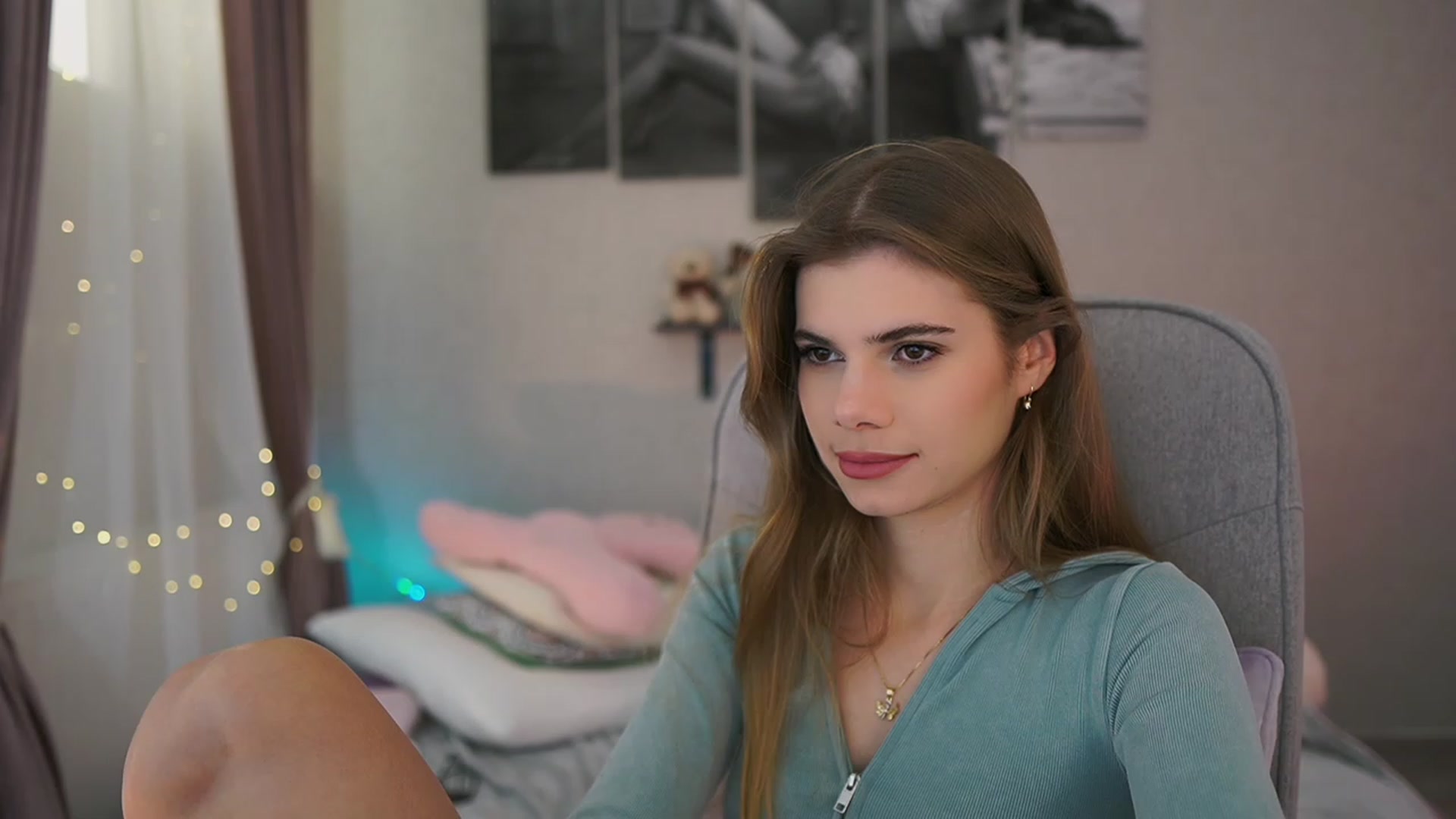 Gallery image thumbnail from RileyReid_18's myfreecams stream on, 01/20/2024, 22:51 image 15 of 20
