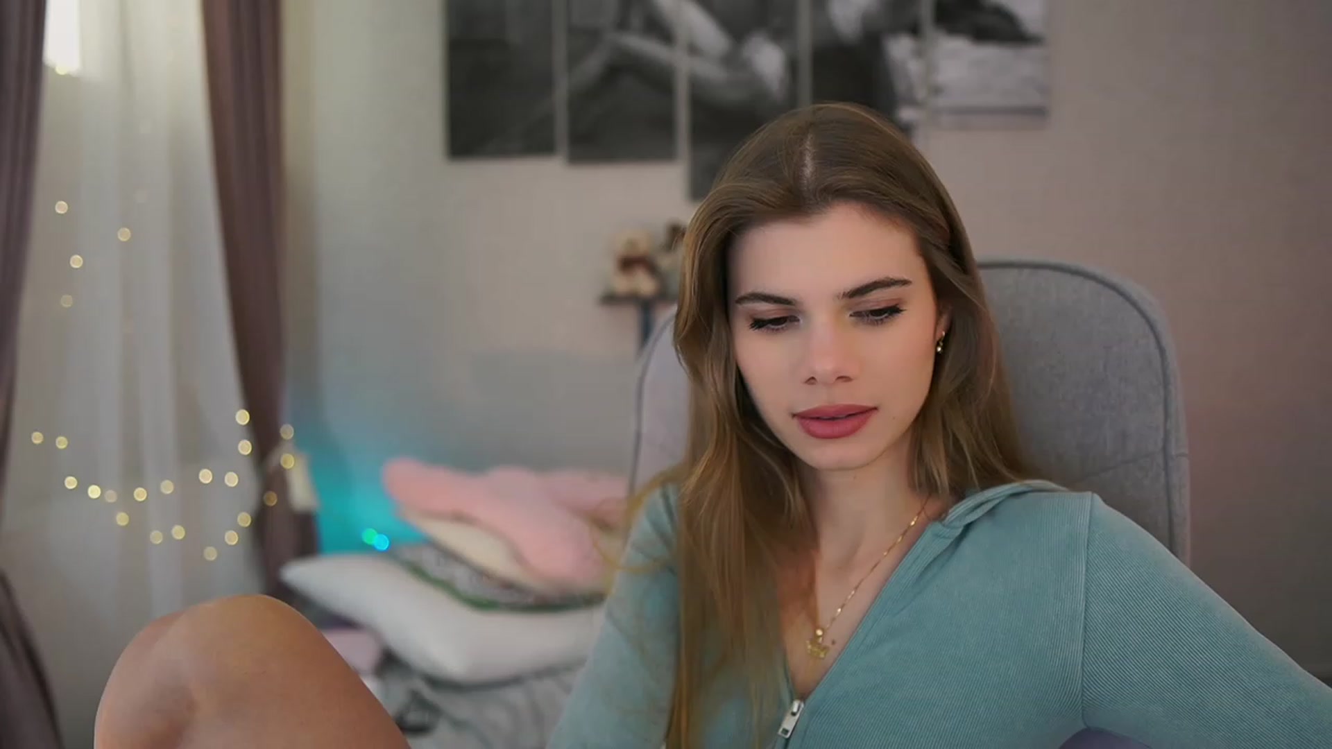 Gallery image thumbnail from RileyReid_18's myfreecams stream on, 01/20/2024, 22:51 image 13 of 20