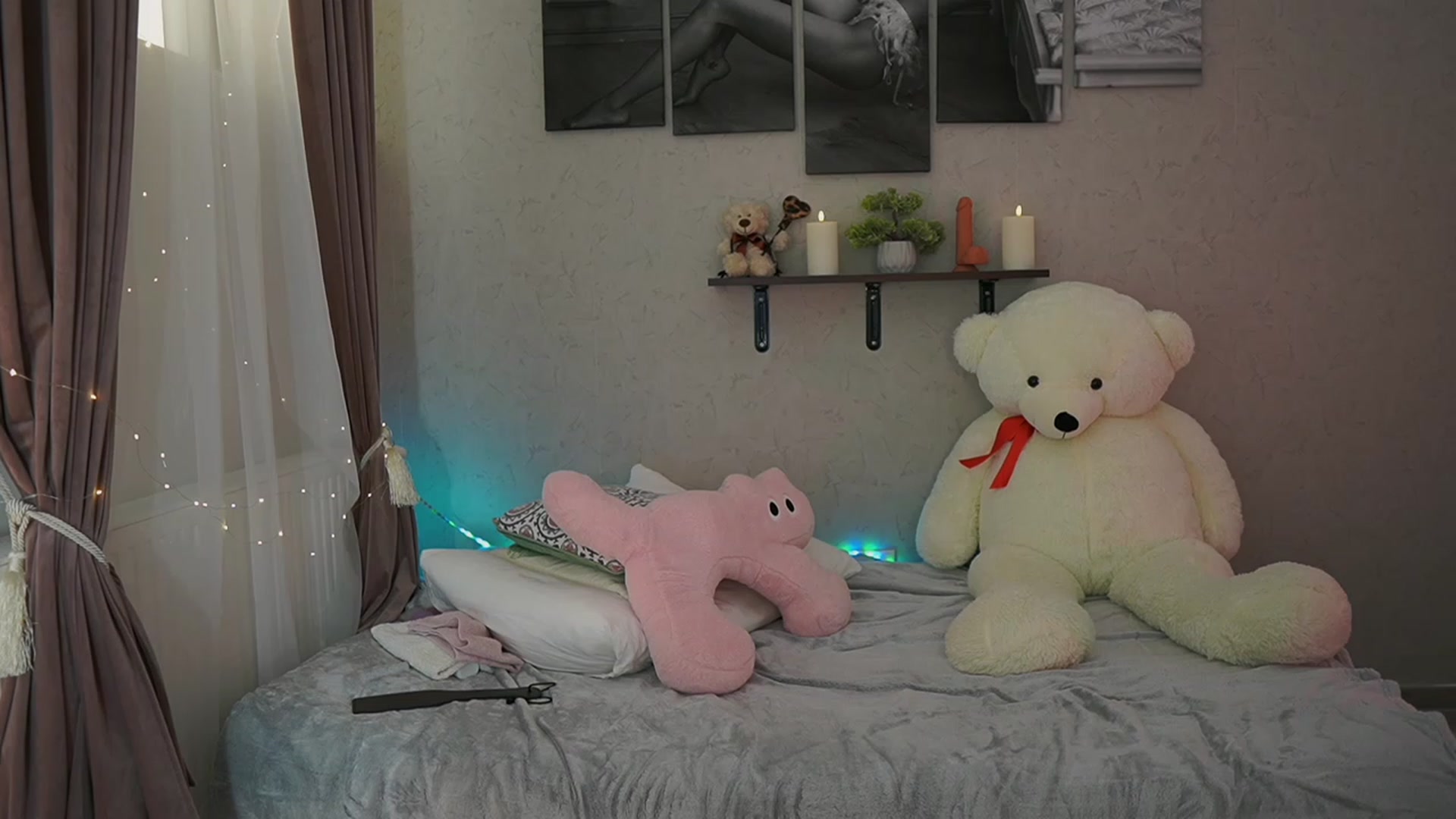 Gallery image thumbnail from RileyReid_18's myfreecams stream on, 01/21/2024, 17:23 image 8 of 20