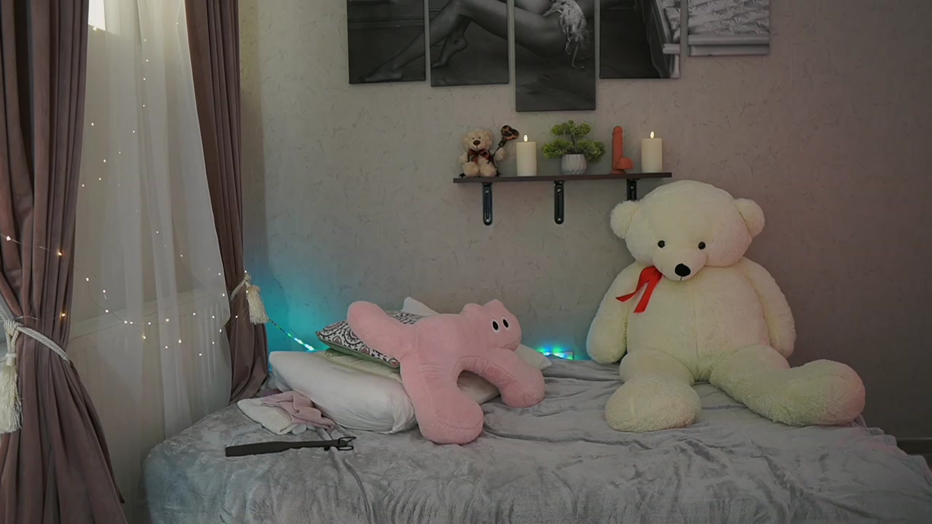 Gallery image thumbnail from RileyReid_18's myfreecams stream on, 01/21/2024, 17:23 image 7 of 20