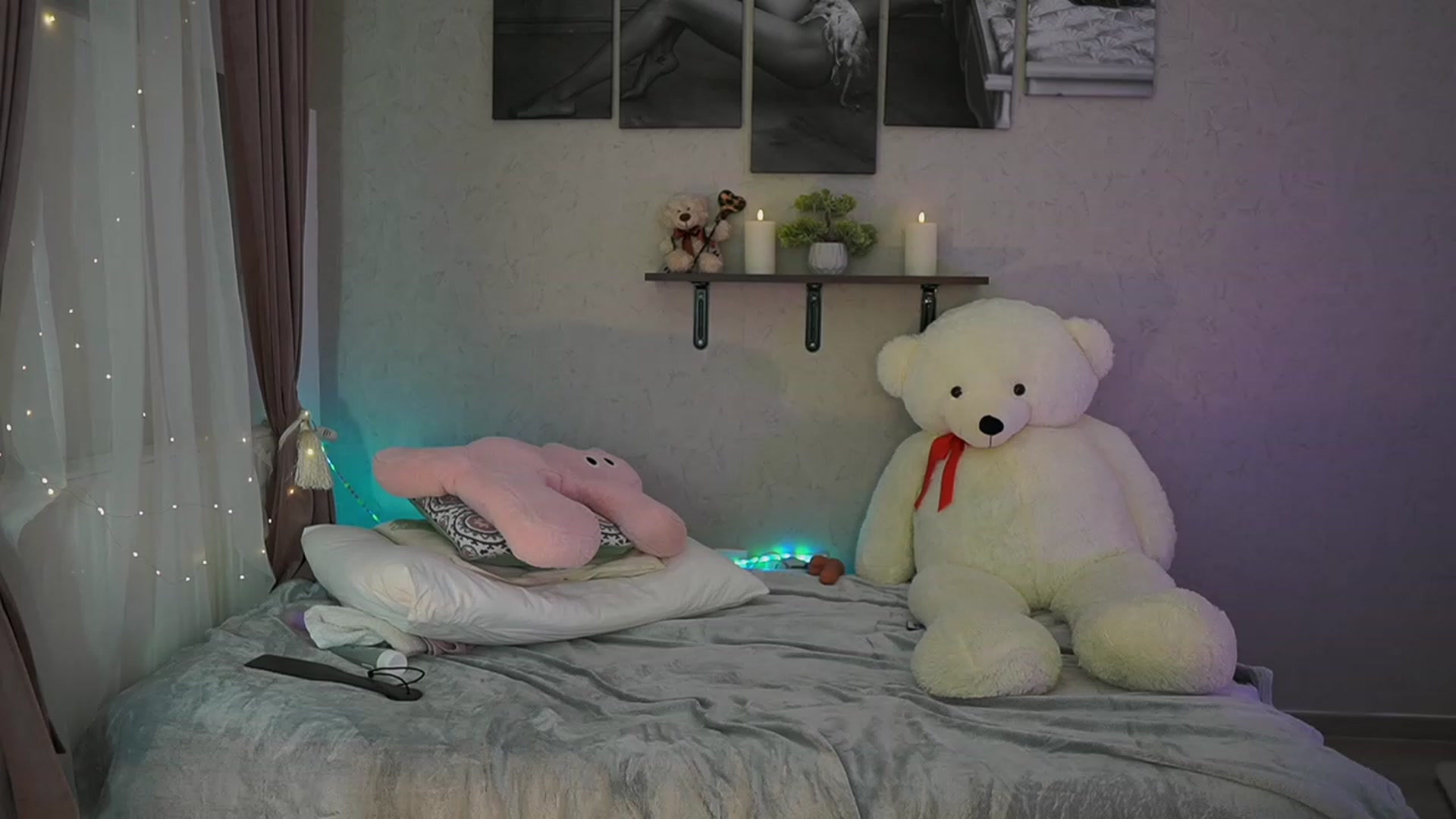 Gallery image thumbnail from RileyReid_18's myfreecams stream on, 01/25/2024, 16:24 image 1 of 20