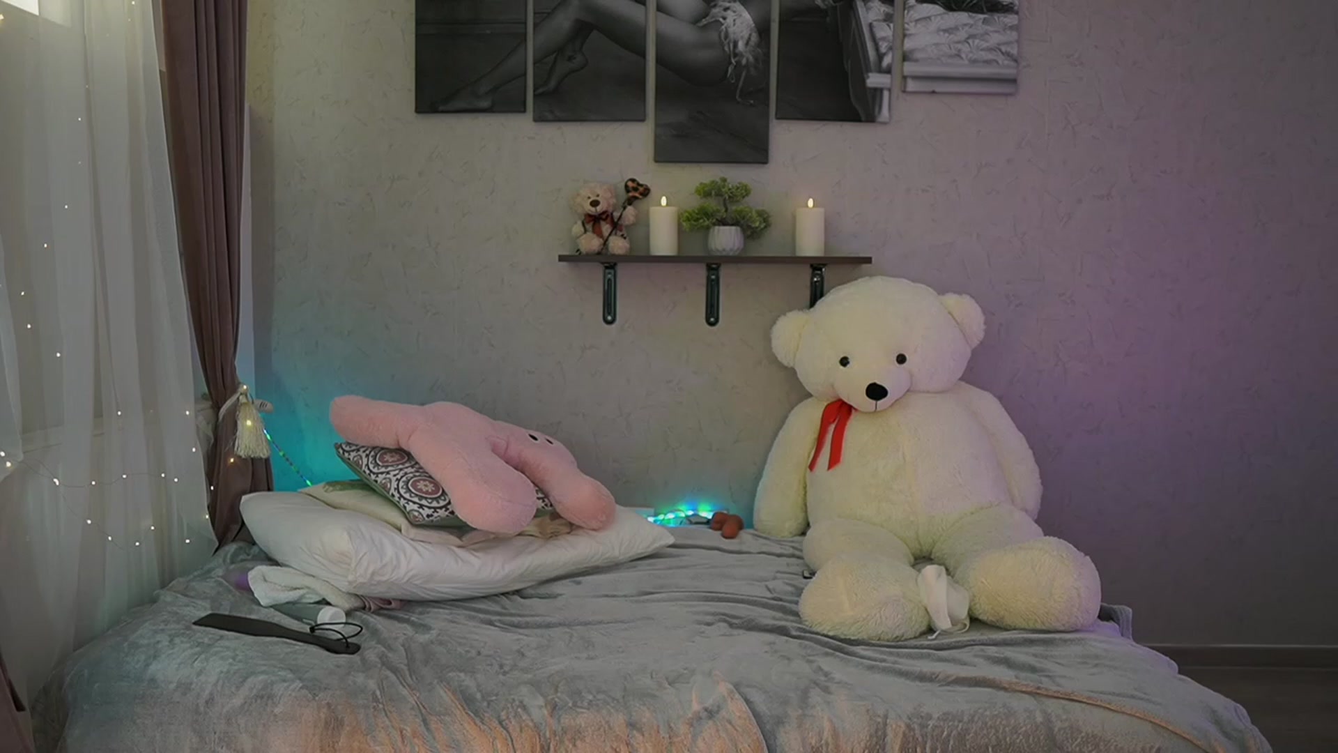 Gallery image thumbnail from RileyReid_18's myfreecams stream on, 01/25/2024, 17:23 image 13 of 20