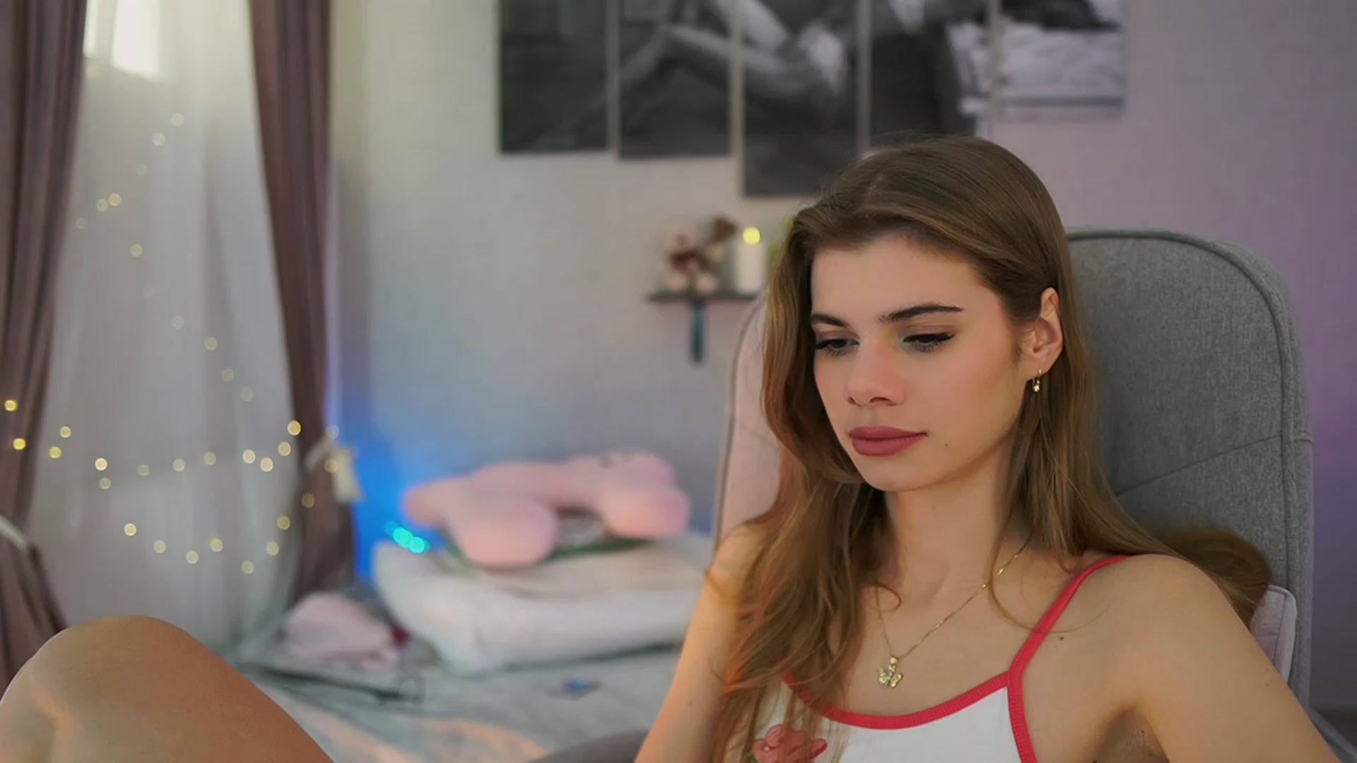 Gallery image thumbnail from RileyReid_18's myfreecams stream on, 01/27/2024, 10:32 image 4 of 20