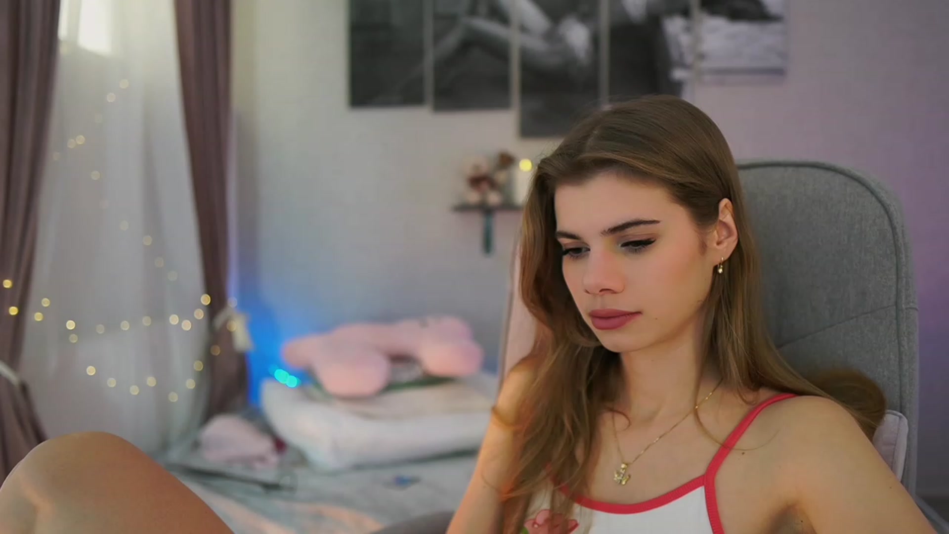 Gallery image thumbnail from RileyReid_18's myfreecams stream on, 01/27/2024, 10:32 image 3 of 20
