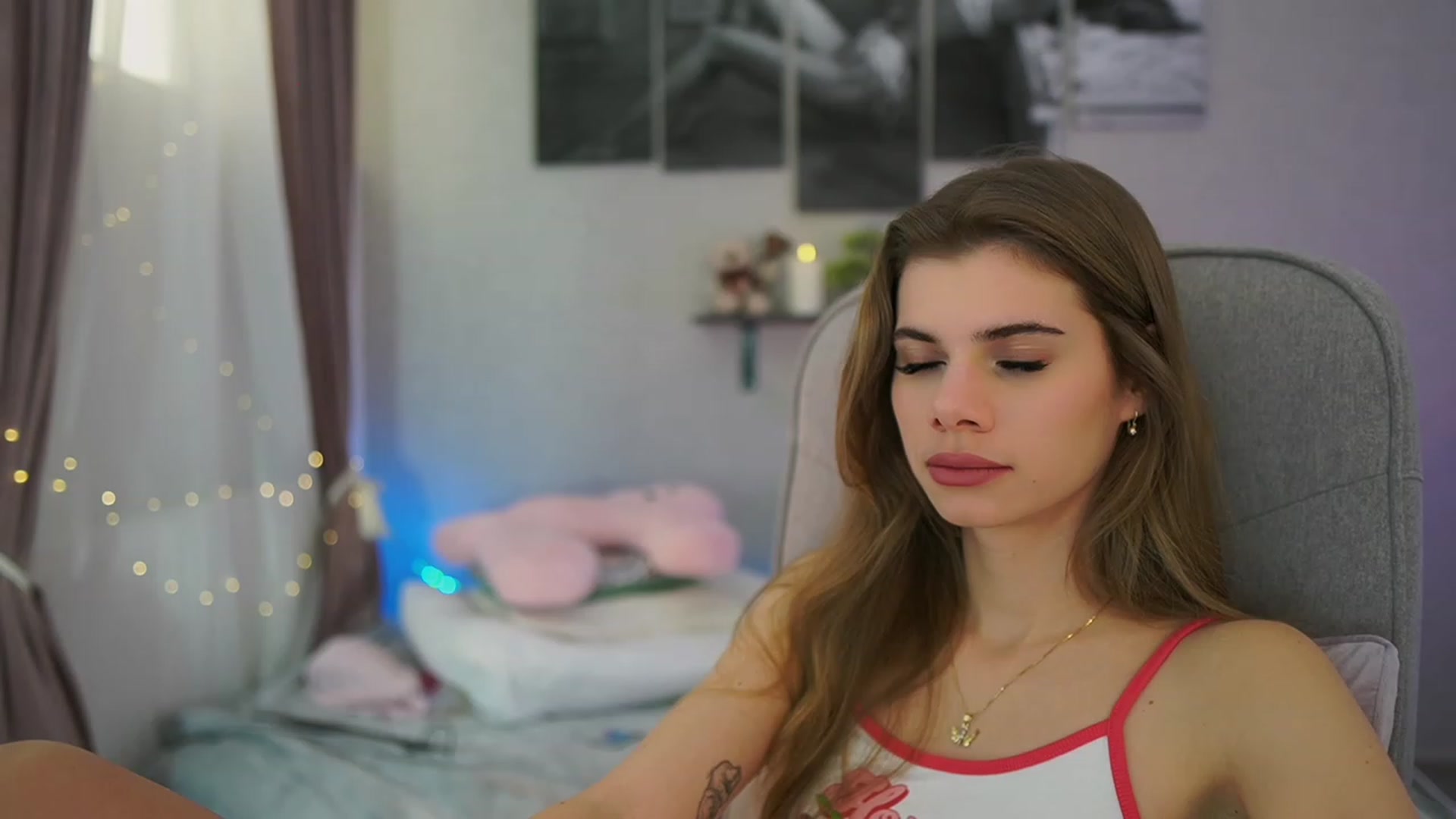 Gallery image thumbnail from RileyReid_18's myfreecams stream on, 01/27/2024, 12:28 image 5 of 20