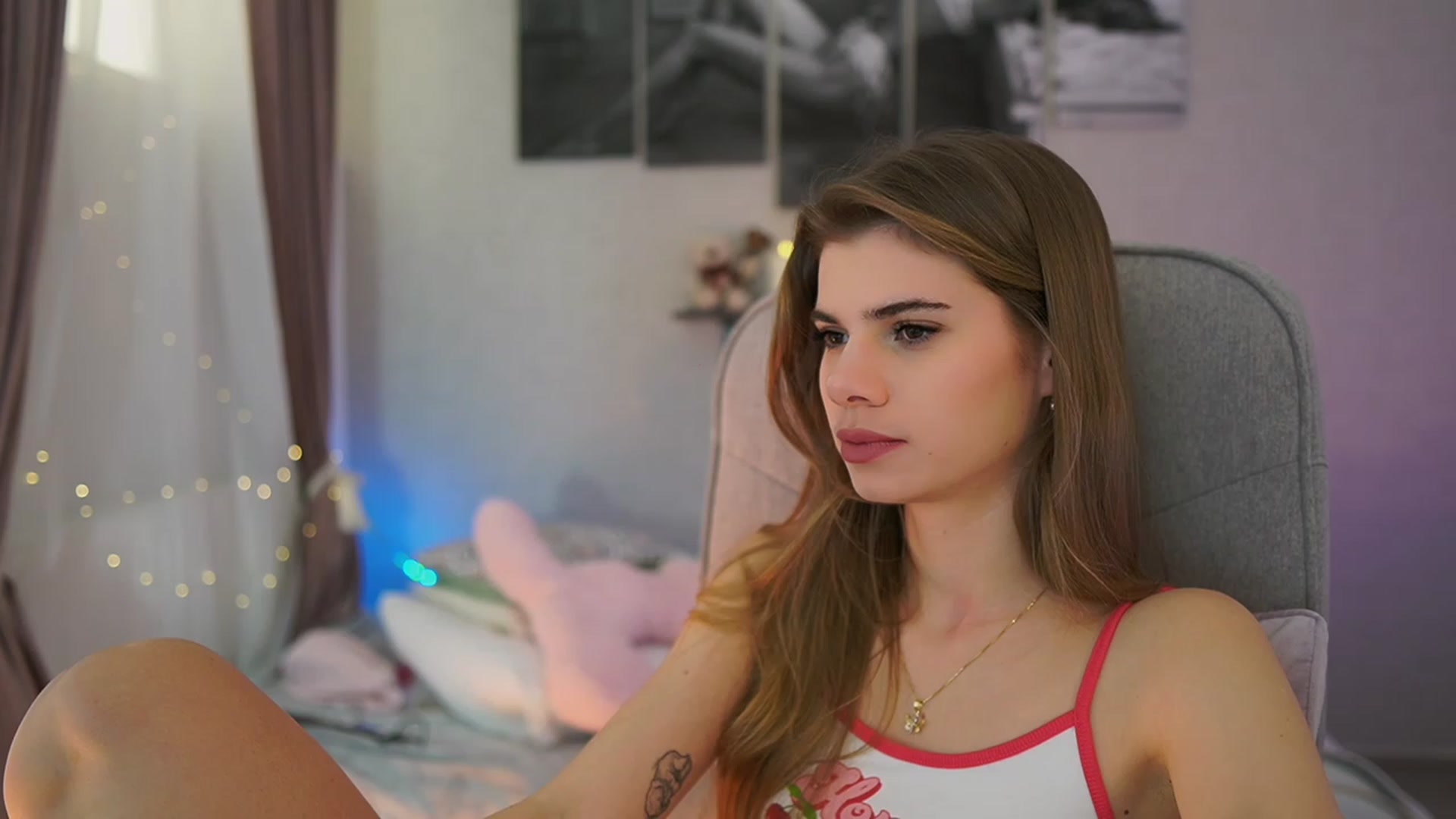 Gallery image thumbnail from RileyReid_18's myfreecams stream on, 01/27/2024, 12:28 image 12 of 20
