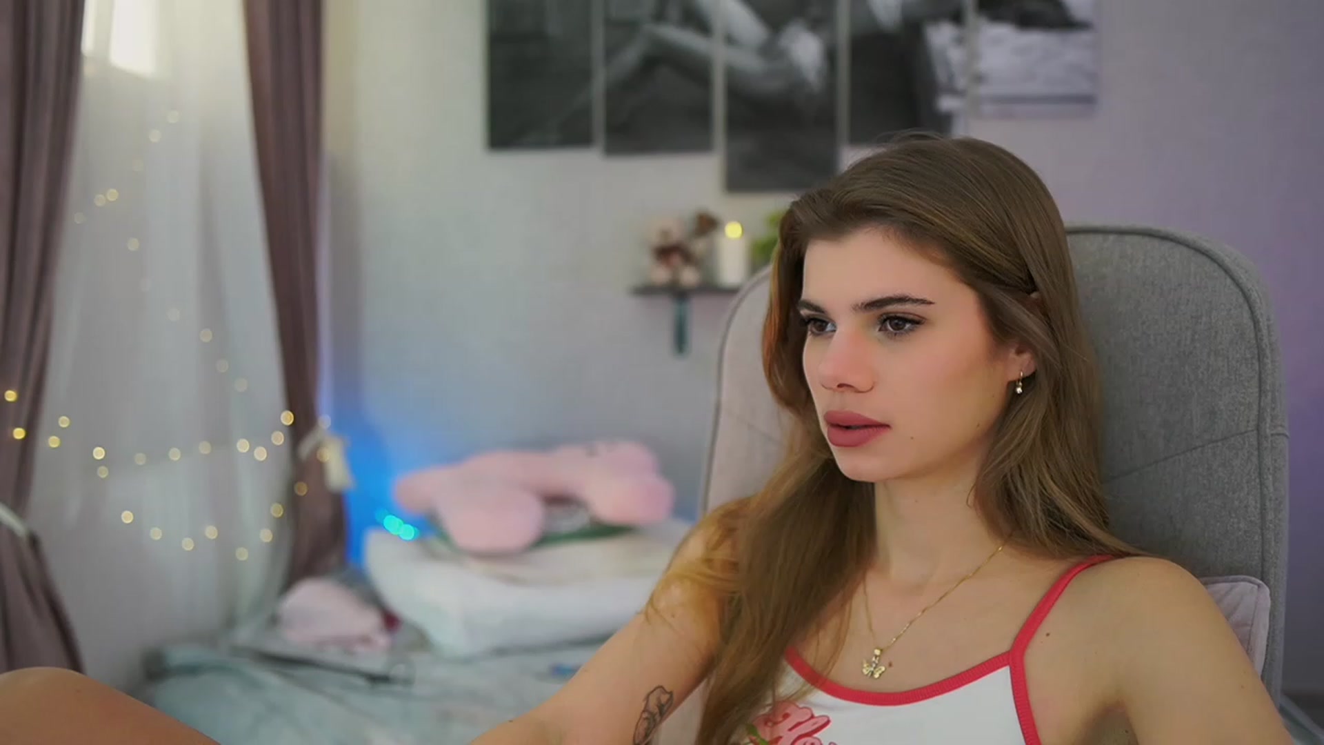 Gallery image thumbnail from RileyReid_18's myfreecams stream on, 01/27/2024, 12:28 image 4 of 20
