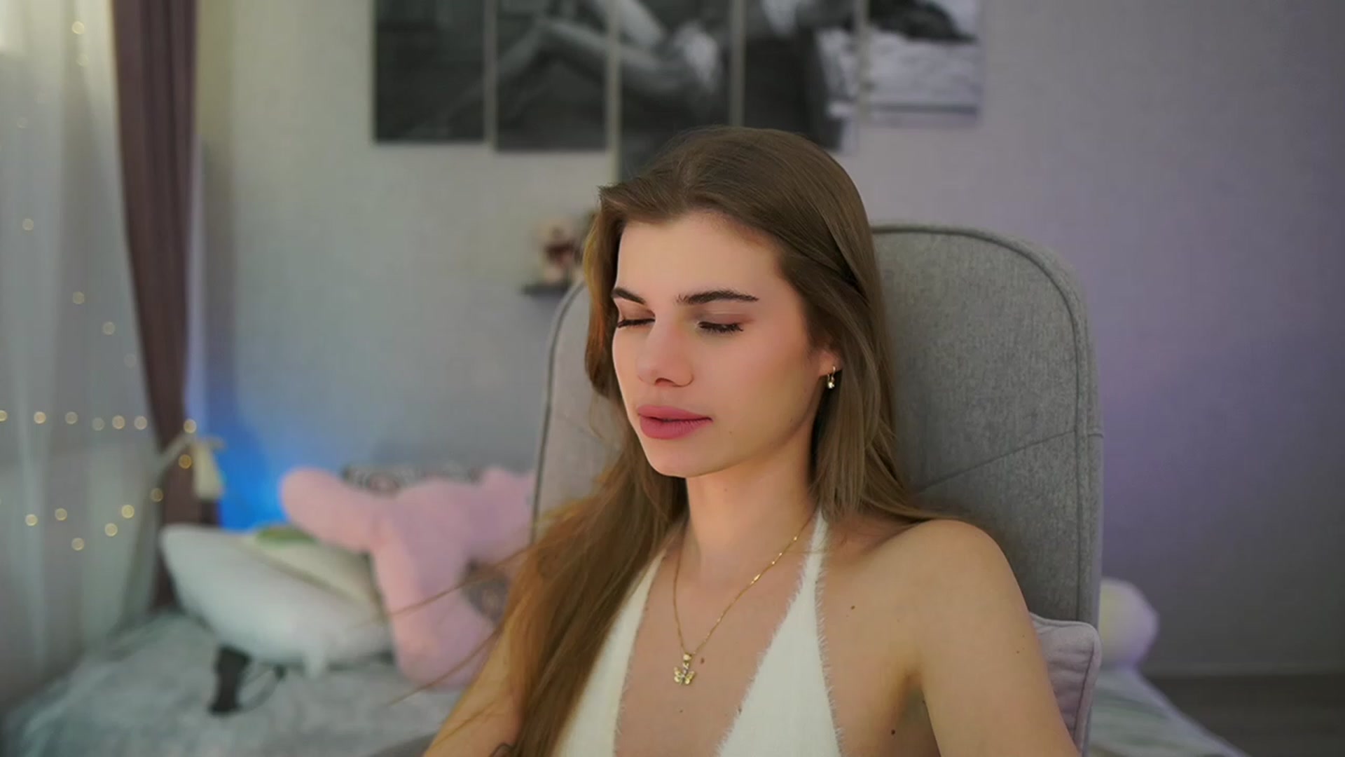 Gallery image thumbnail from RileyReid_18's myfreecams stream on, 01/31/2024, 17:48 image 12 of 20