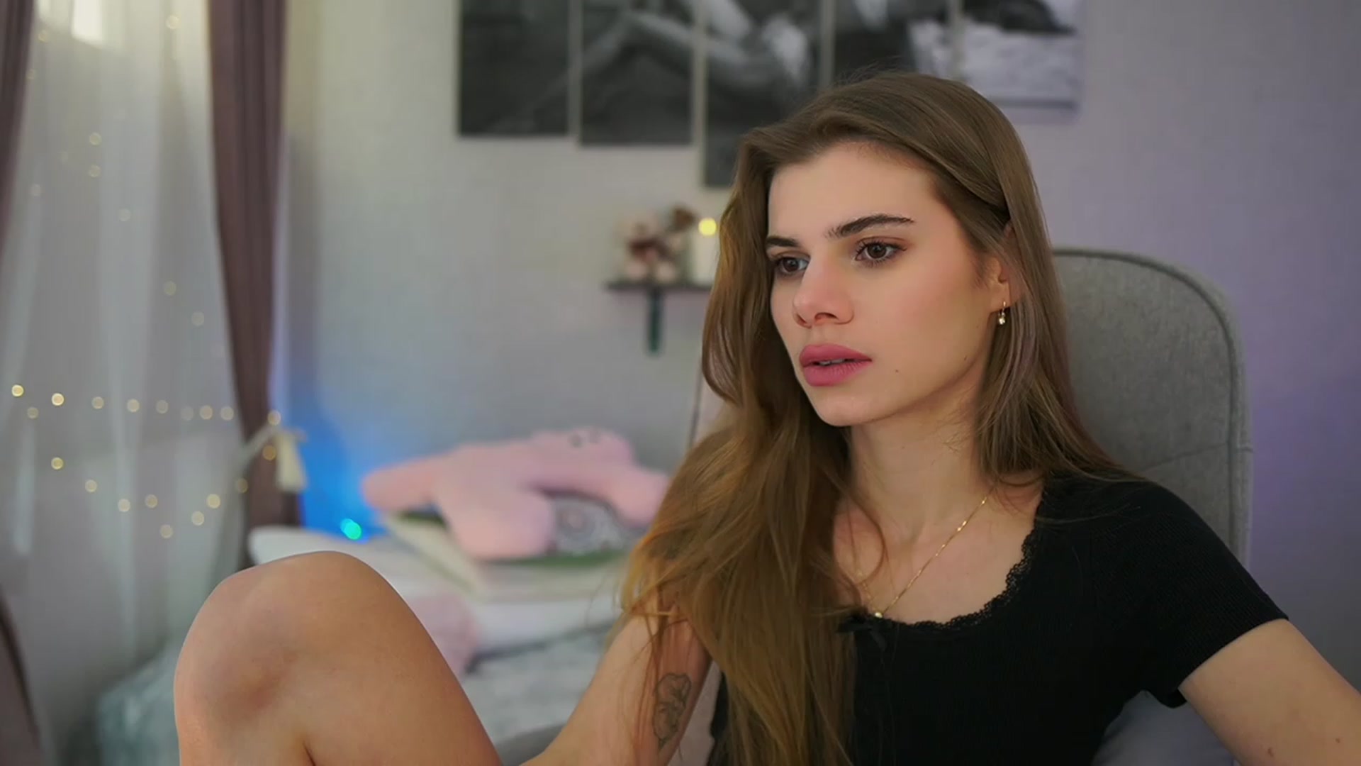 Gallery image thumbnail from RileyReid_18's myfreecams stream on, 01/31/2024, 18:59 image 15 of 20