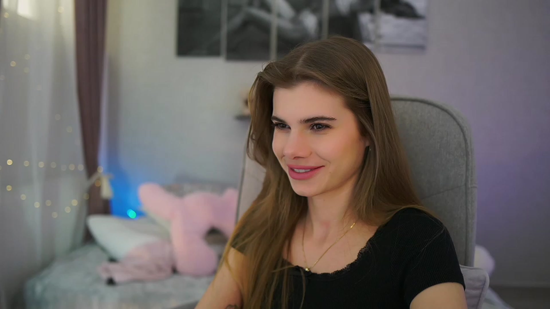 Gallery image thumbnail from RileyReid_18's myfreecams stream on, 01/31/2024, 18:59 image 5 of 20