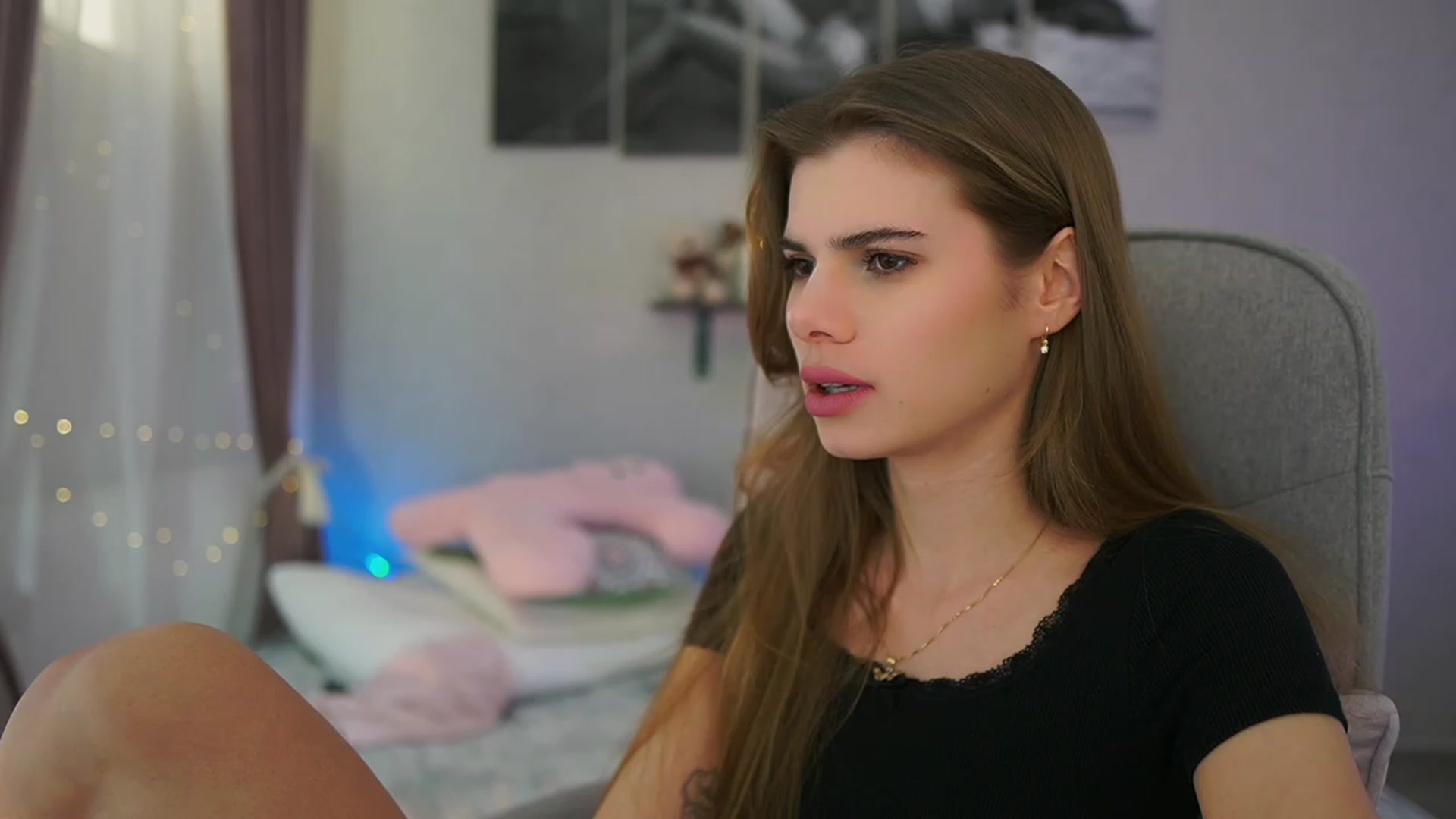 Gallery image thumbnail from RileyReid_18's myfreecams stream on, 01/31/2024, 18:59 image 14 of 20