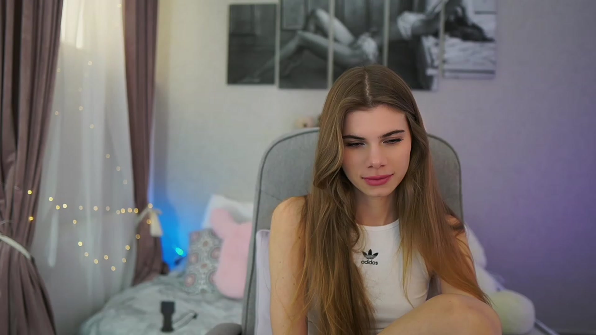 Gallery image thumbnail from RileyReid_18's myfreecams stream on, 02/01/2024, 15:35 image 6 of 20