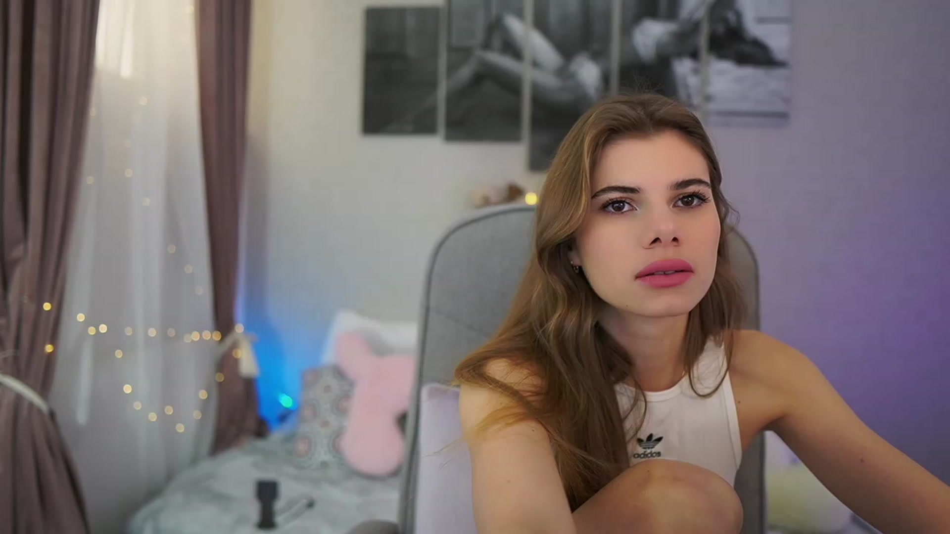 Gallery image thumbnail from RileyReid_18's myfreecams stream on, 02/01/2024, 15:35 image 1 of 20