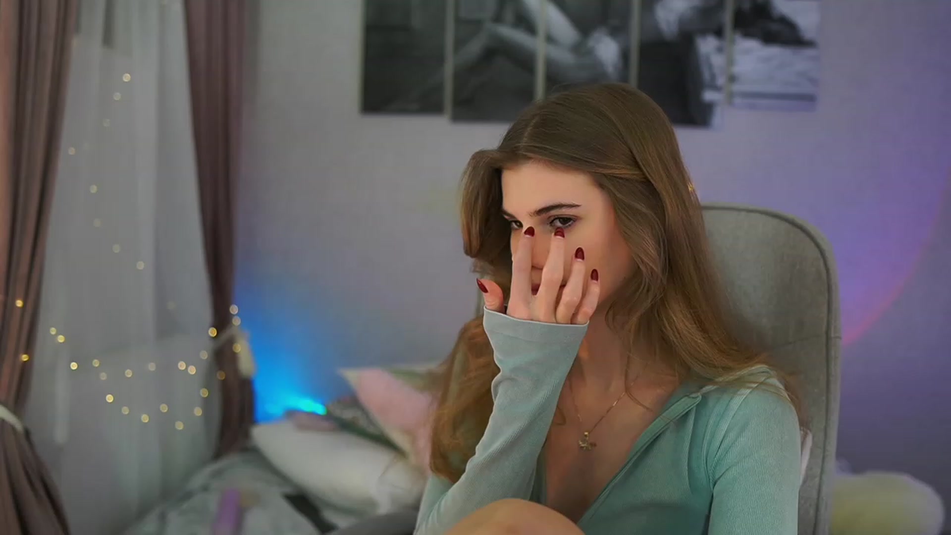 Gallery image thumbnail from RileyReid_18's myfreecams stream on, 02/03/2024, 21:35 image 13 of 20