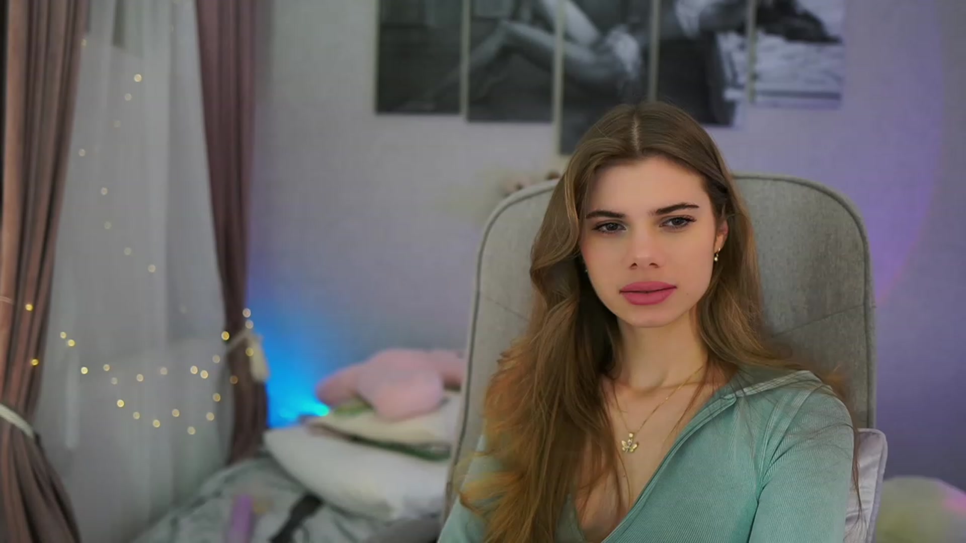 Gallery image thumbnail from RileyReid_18's myfreecams stream on, 02/03/2024, 23:05 image 1 of 20
