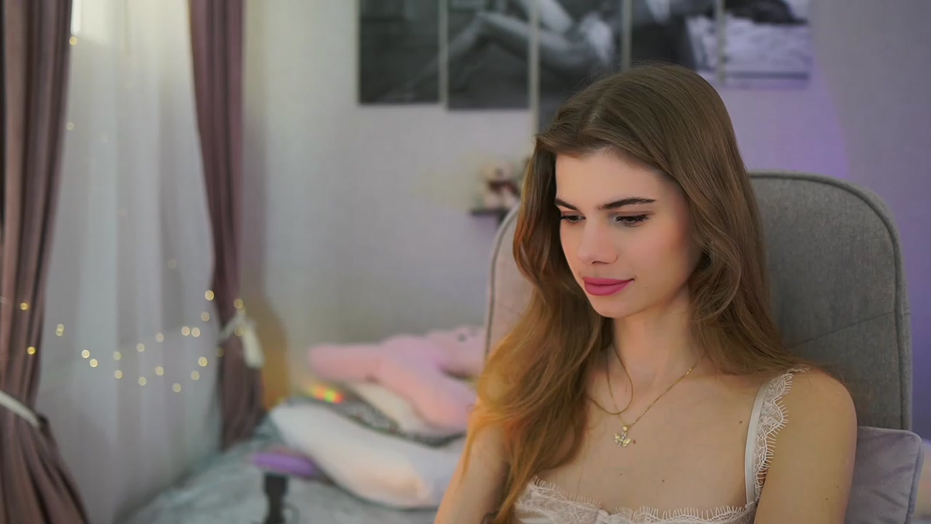 Gallery image thumbnail from RileyReid_18's myfreecams stream on, 02/04/2024, 15:57 image 9 of 20