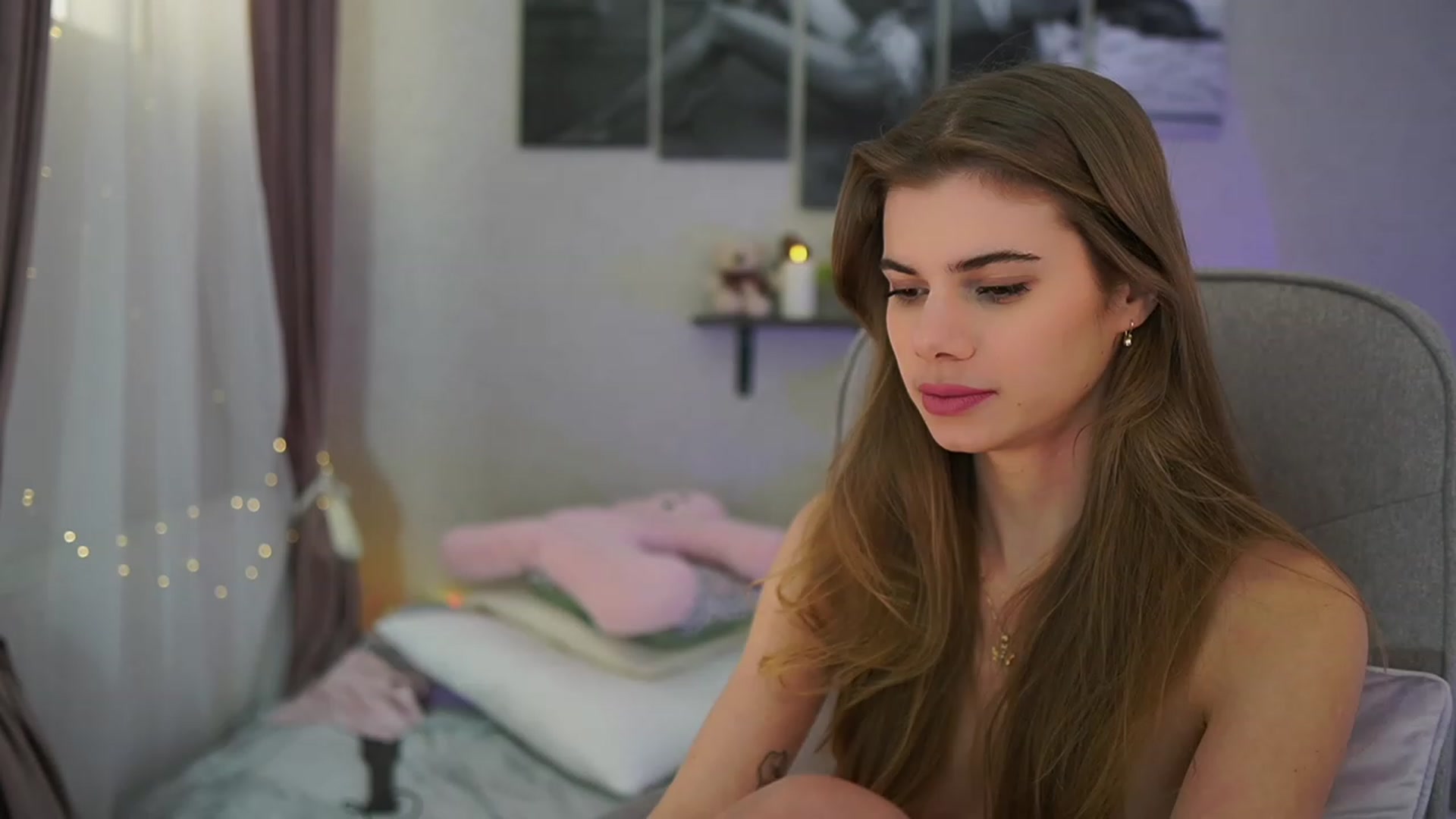 Gallery image thumbnail from RileyReid_18's myfreecams stream on, 02/04/2024, 19:03 image 20 of 20
