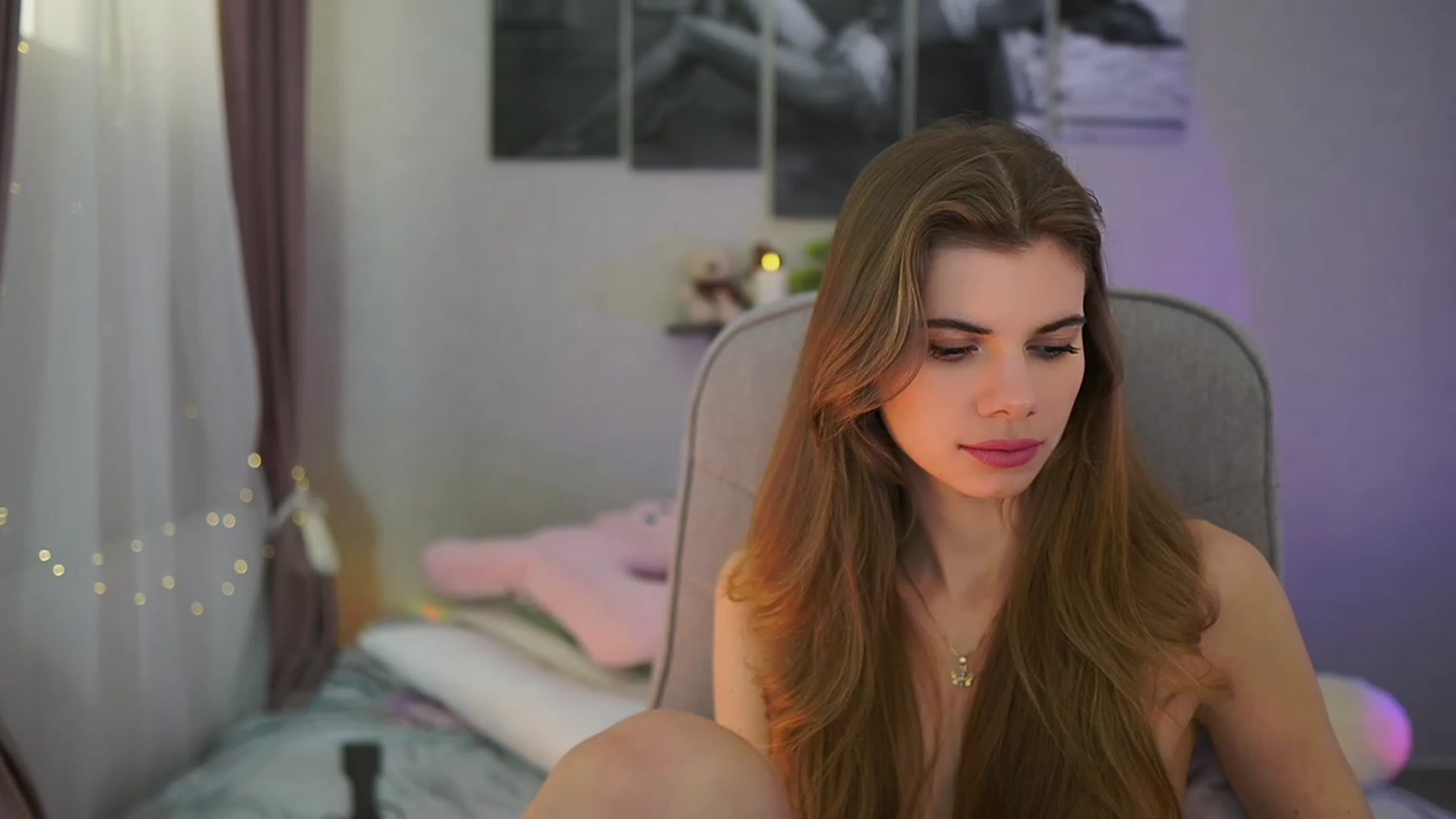 Gallery image thumbnail from RileyReid_18's myfreecams stream on, 02/04/2024, 19:03 image 1 of 20