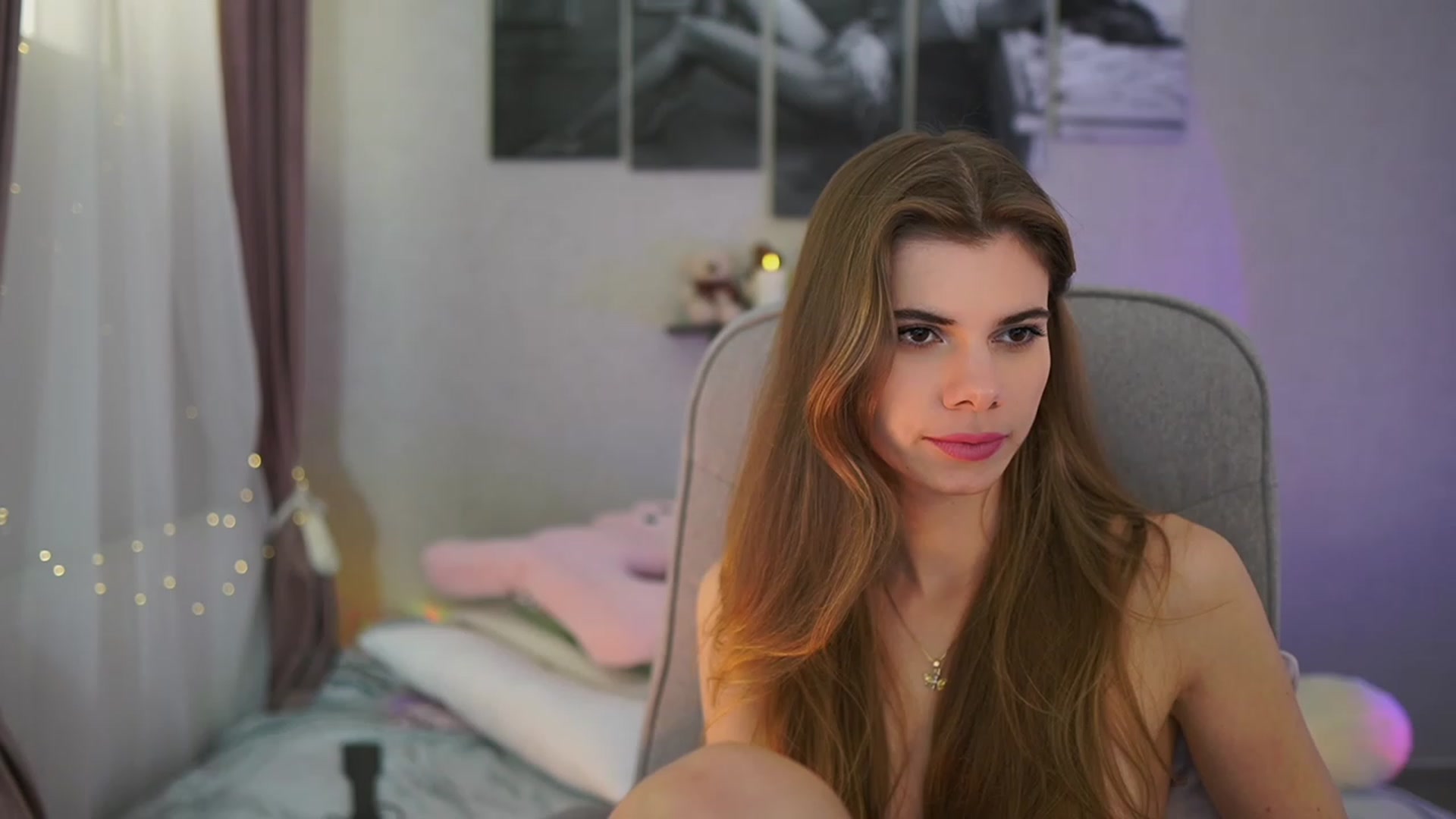 Gallery image thumbnail from RileyReid_18's myfreecams stream on, 02/04/2024, 19:03 image 5 of 20
