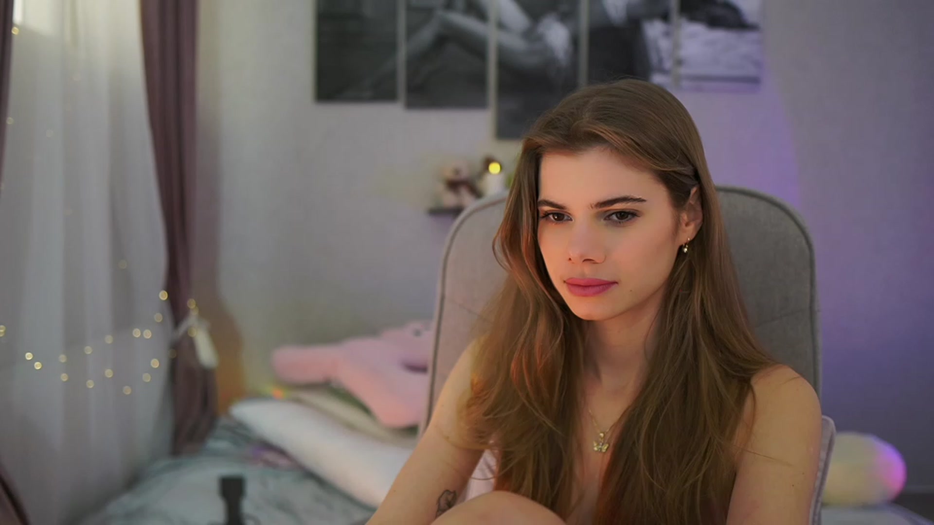 Gallery image thumbnail from RileyReid_18's myfreecams stream on, 02/04/2024, 19:03 image 6 of 20
