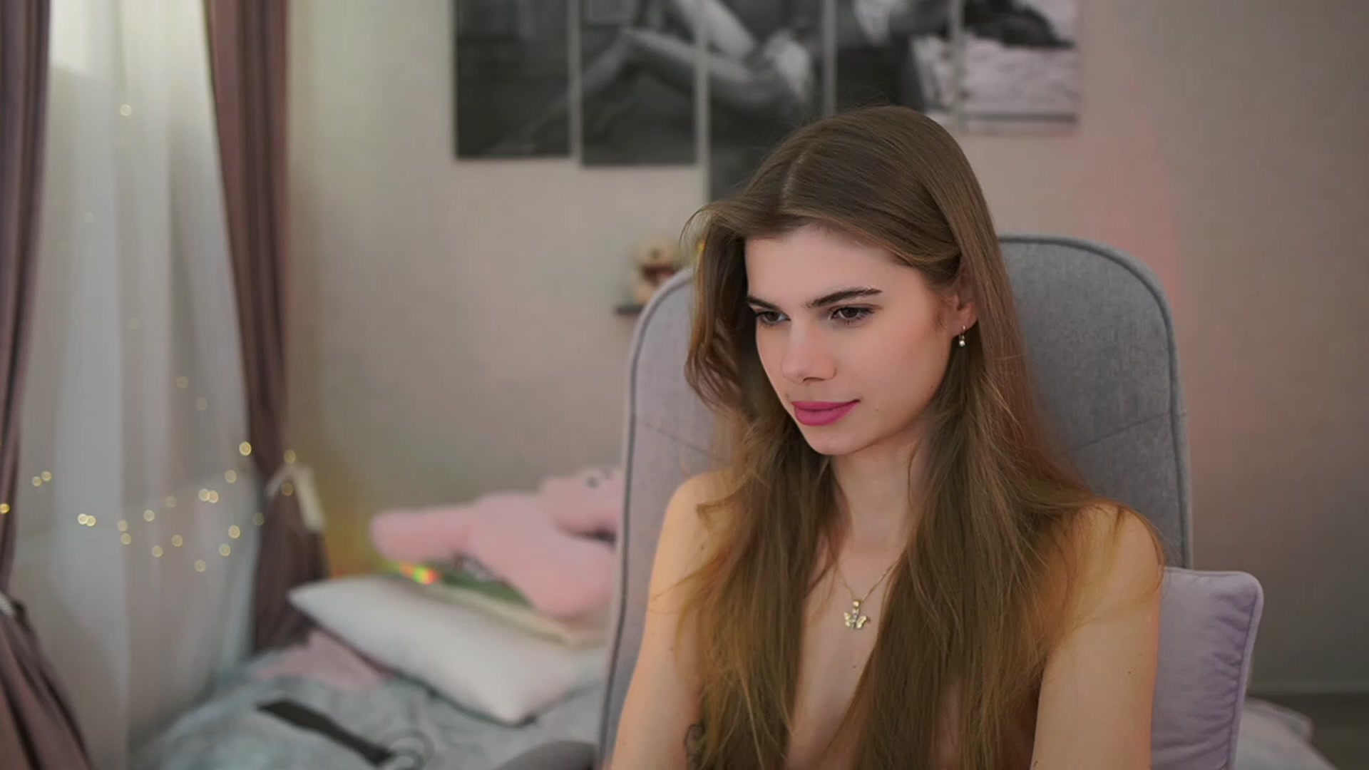 Gallery image thumbnail from RileyReid_18's myfreecams stream on, 02/05/2024, 17:09 image 2 of 20
