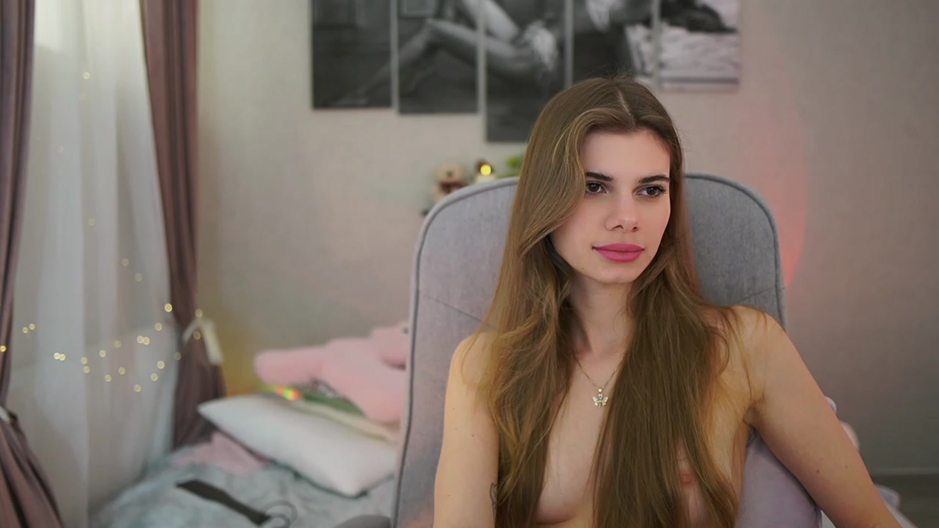 Gallery image thumbnail from RileyReid_18's myfreecams stream on, 02/05/2024, 17:09 image 9 of 20