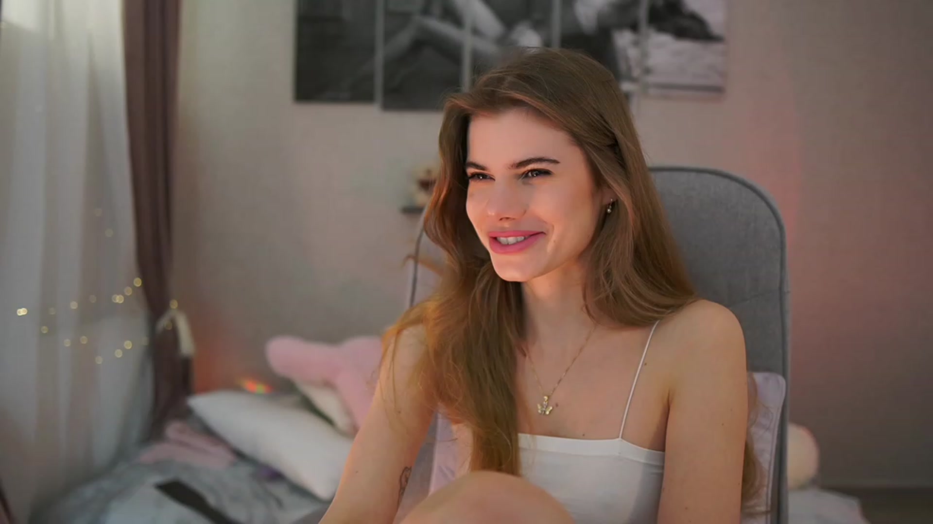 Gallery image thumbnail from RileyReid_18's myfreecams stream on, 02/06/2024, 17:53 image 1 of 20