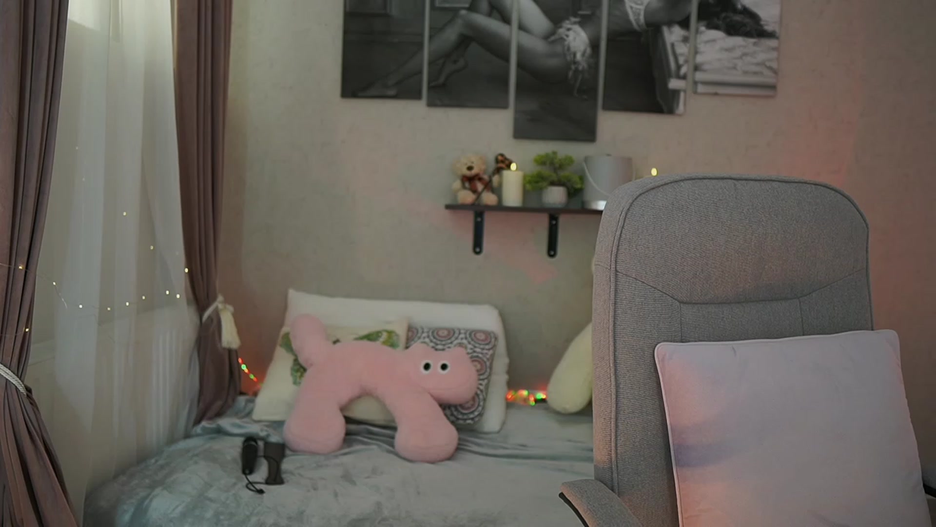 Gallery image thumbnail from RileyReid_18's myfreecams stream on, 02/07/2024, 15:27 image 20 of 20