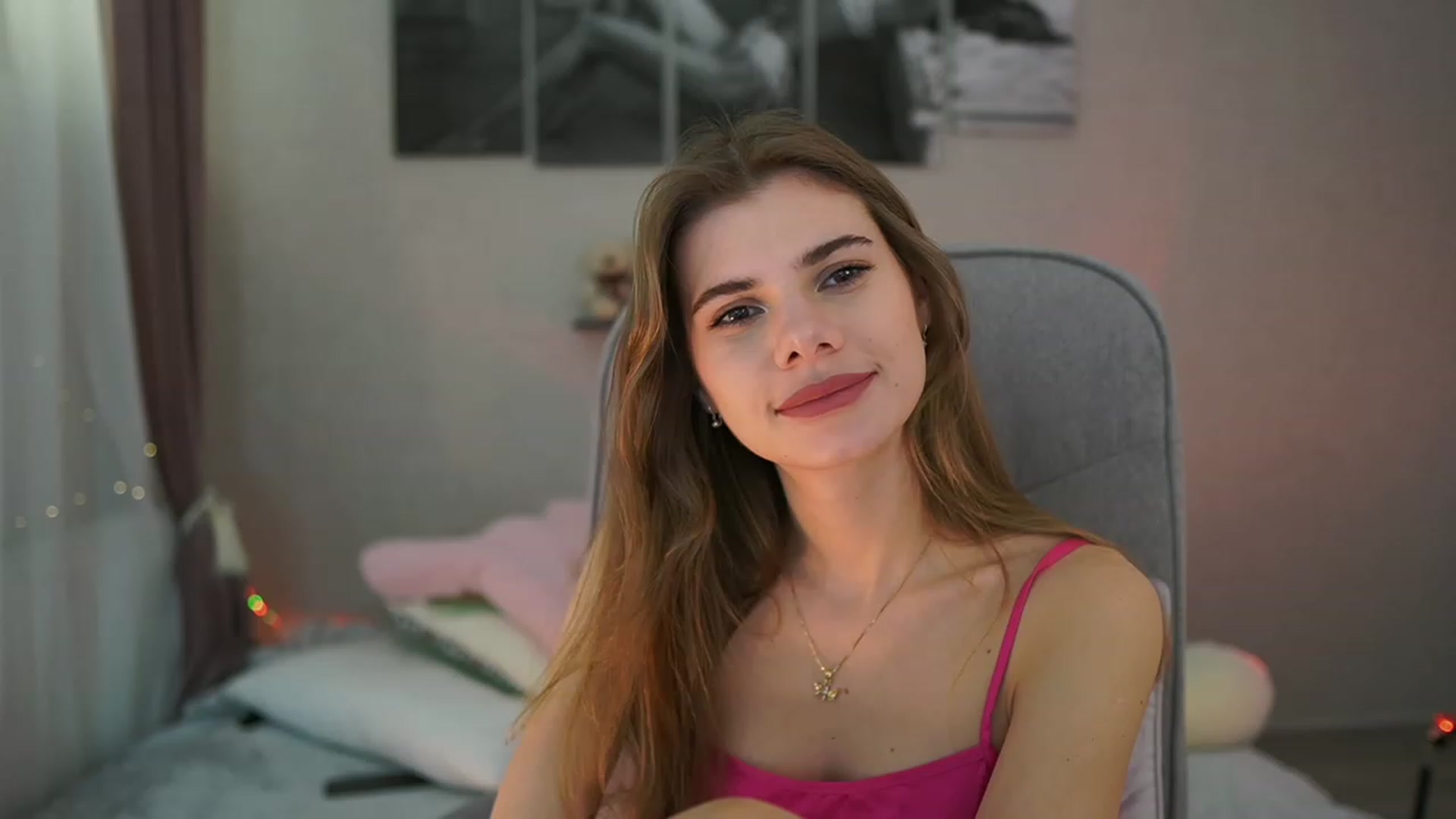 Gallery image thumbnail from RileyReid_18's myfreecams stream on, 02/07/2024, 19:04 image 17 of 20