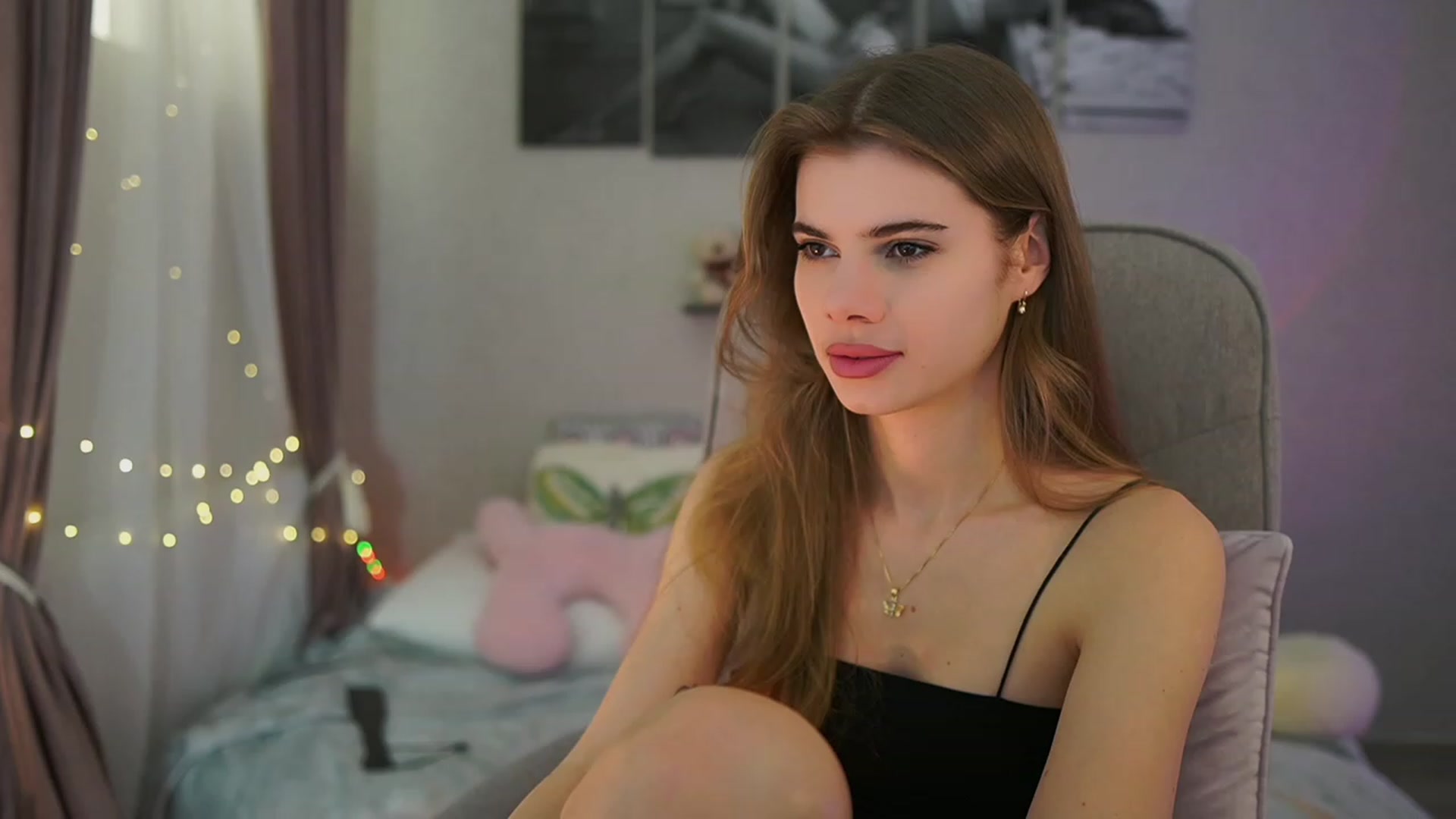 Gallery image thumbnail from RileyReid_18's myfreecams stream on, 02/16/2024, 15:42 image 6 of 20