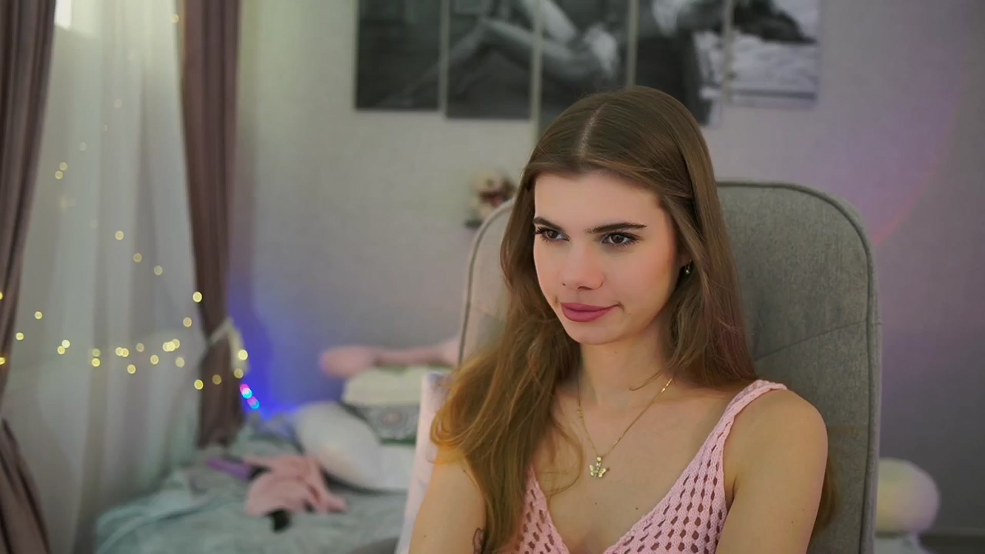 Gallery image thumbnail from RileyReid_18's myfreecams stream on, 02/17/2024, 15:55 image 6 of 20