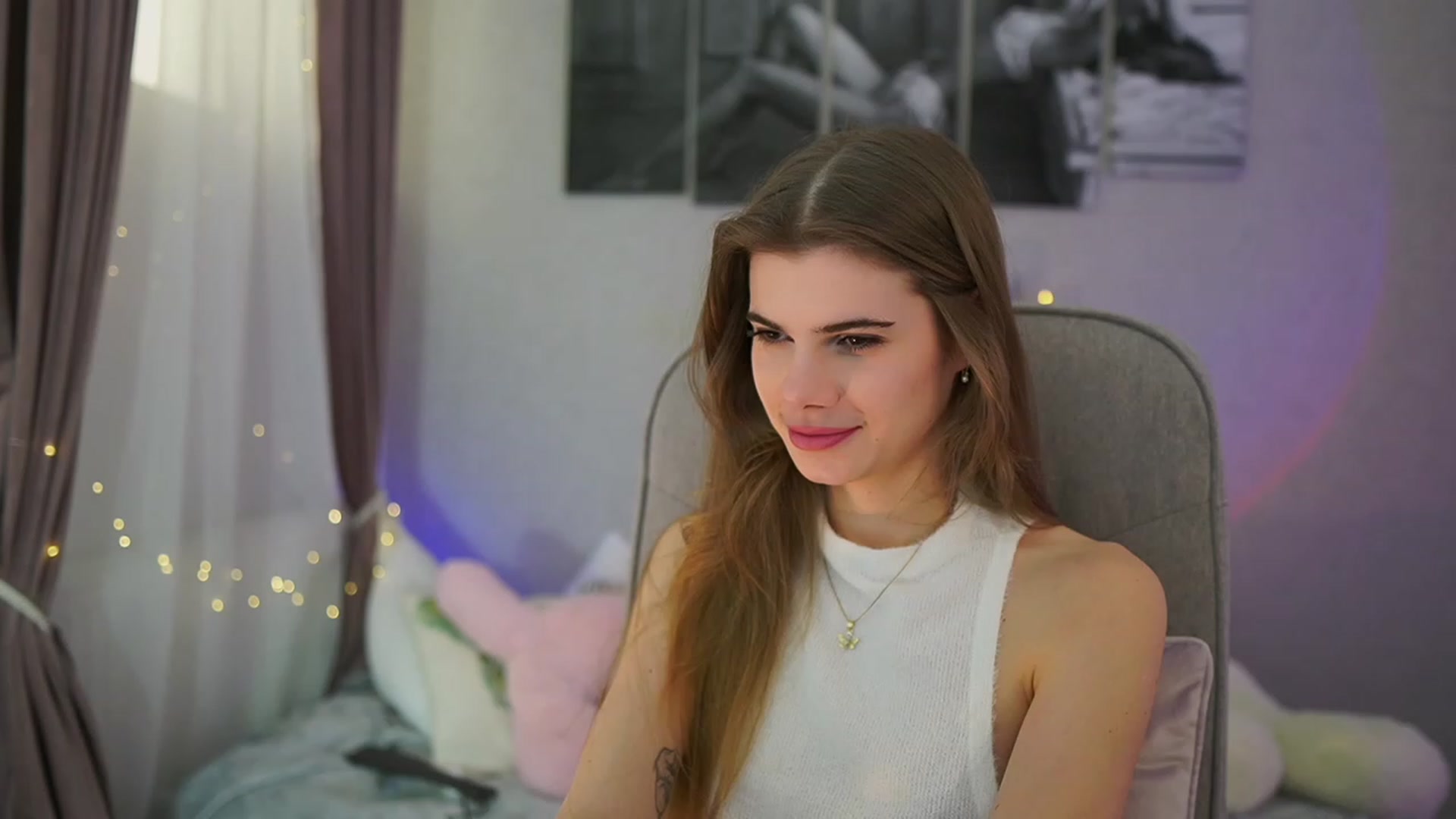 Gallery image thumbnail from RileyReid_18's myfreecams stream on, 02/18/2024, 19:03 image 20 of 20