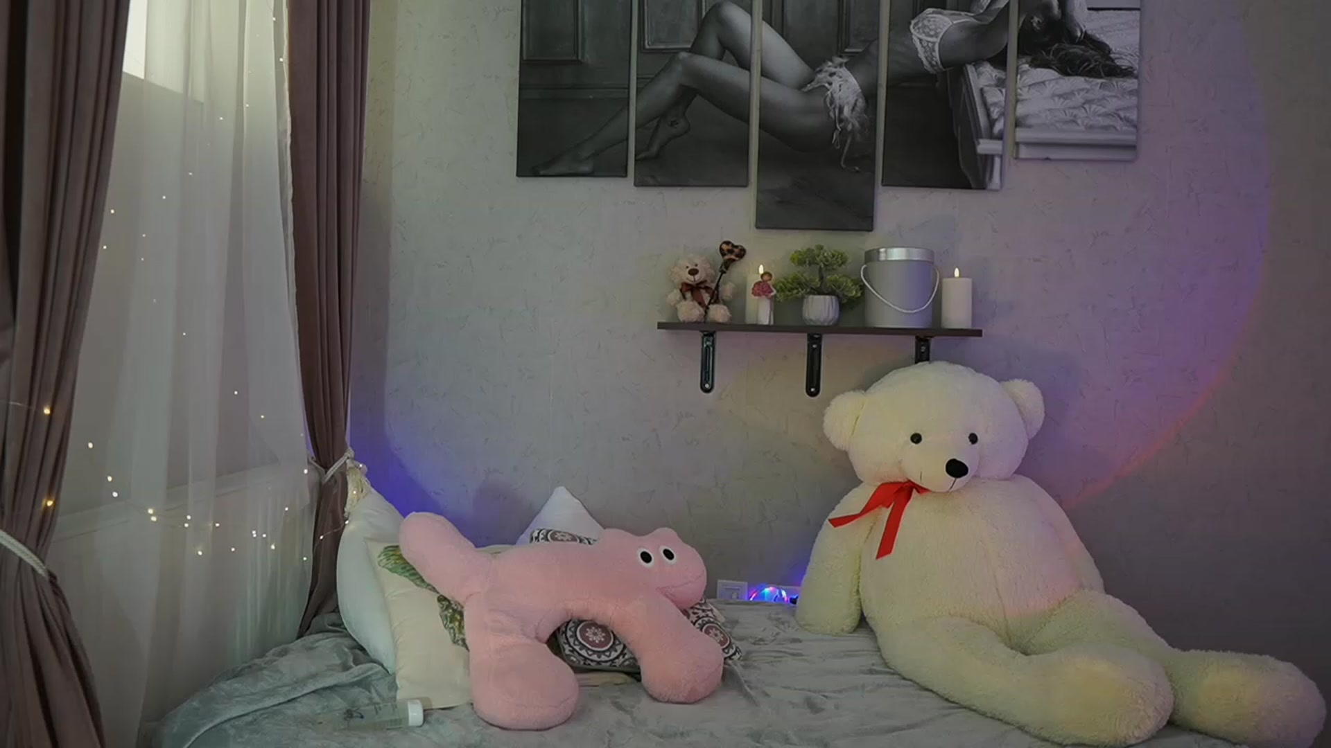 Gallery image thumbnail from RileyReid_18's myfreecams stream on, 02/18/2024, 19:03 image 4 of 20