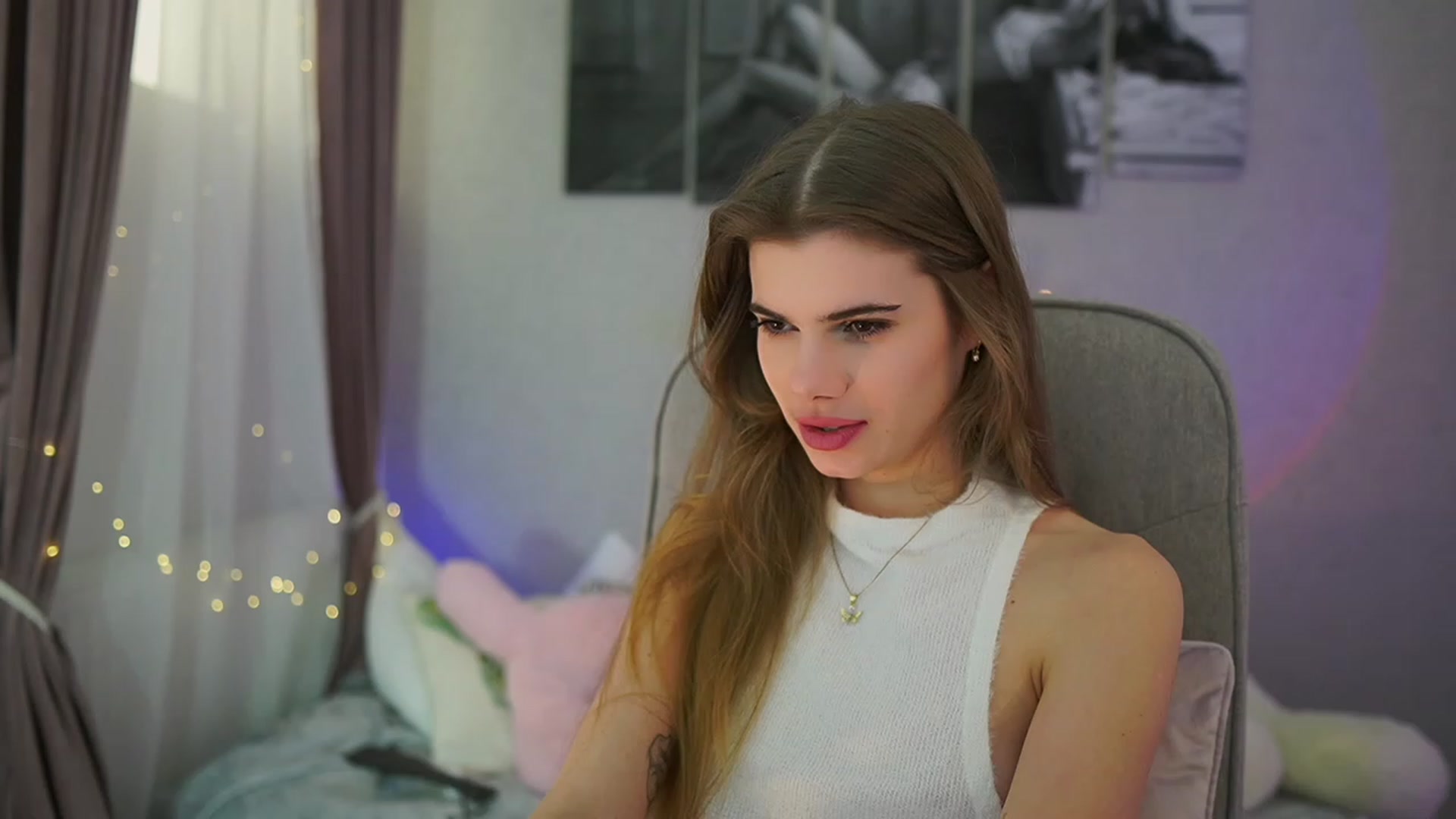 Gallery image thumbnail from RileyReid_18's myfreecams stream on, 02/18/2024, 19:03 image 18 of 20