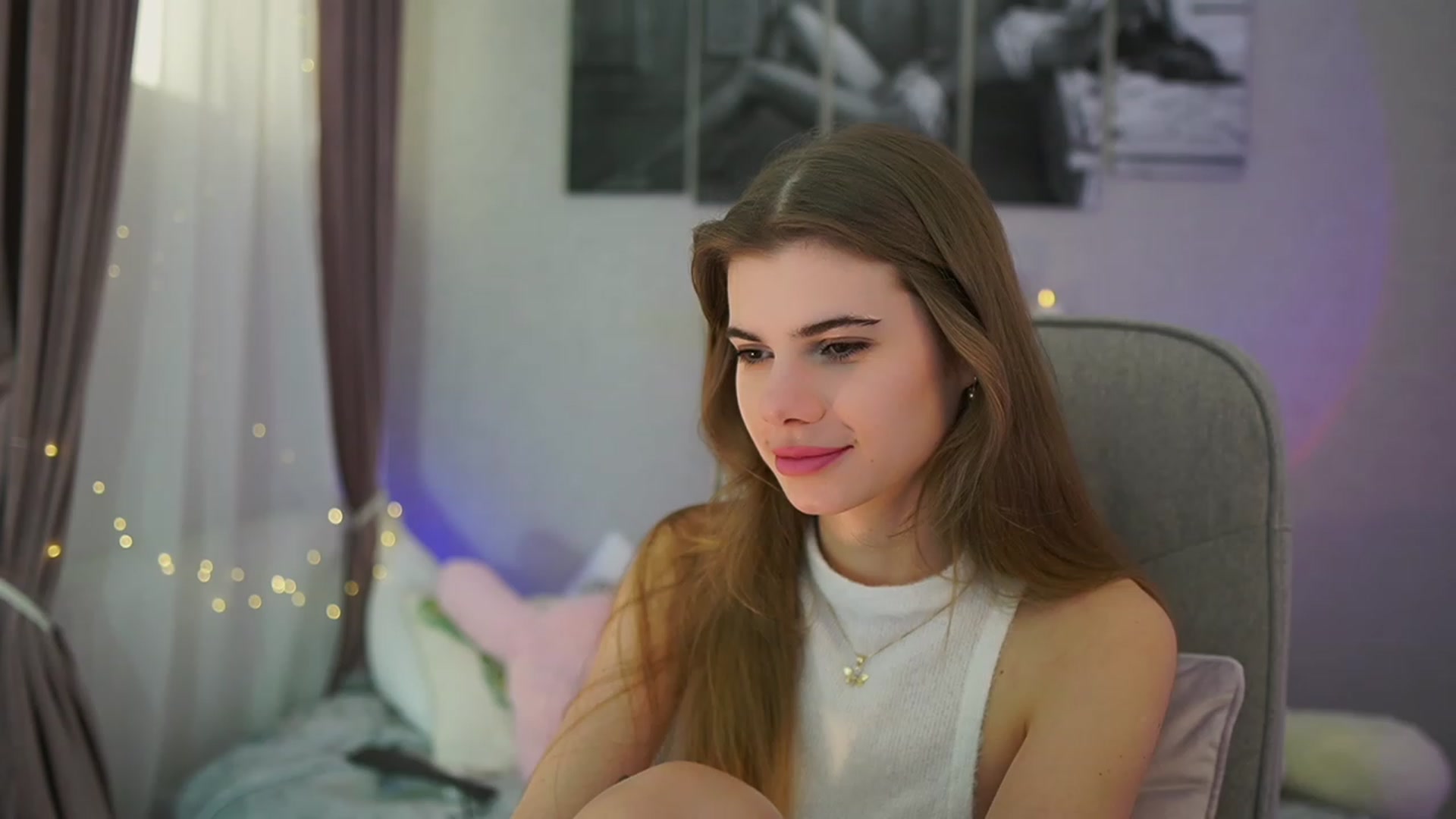 Gallery image thumbnail from RileyReid_18's myfreecams stream on, 02/18/2024, 19:03 image 9 of 20