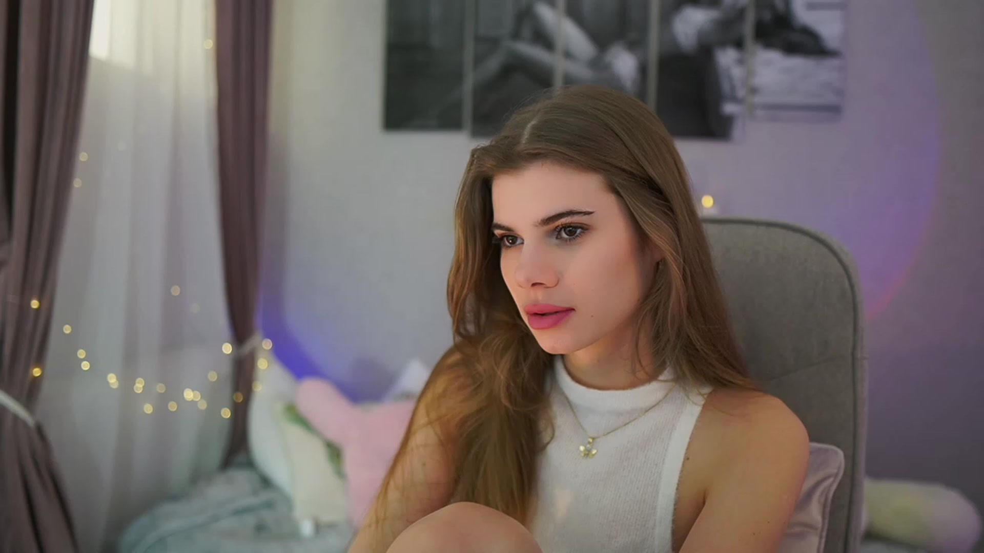 Gallery image thumbnail from RileyReid_18's myfreecams stream on, 02/18/2024, 19:03 image 6 of 20