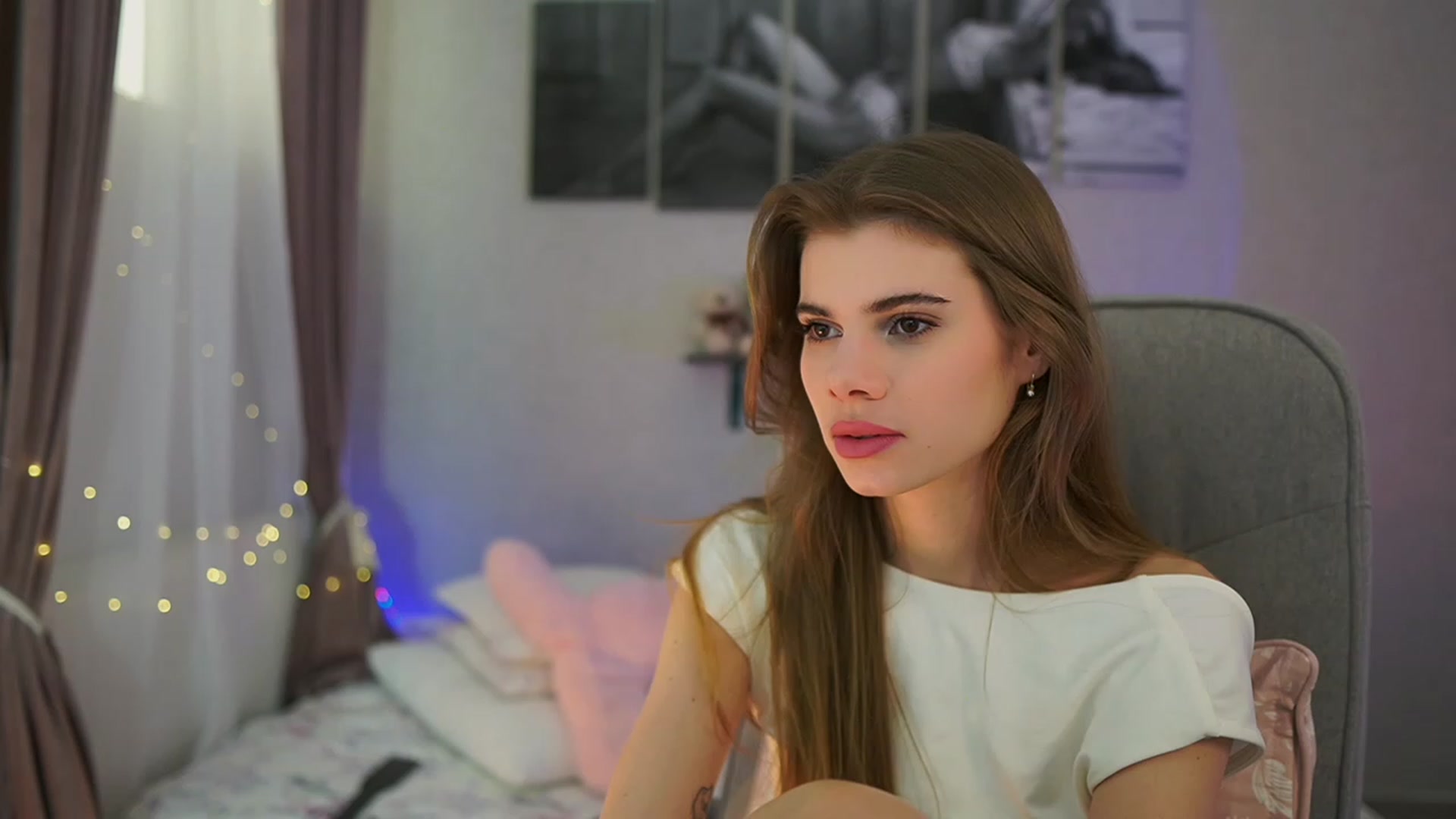 Gallery image thumbnail from RileyReid_18's myfreecams stream on, 02/21/2024, 14:52 image 19 of 20