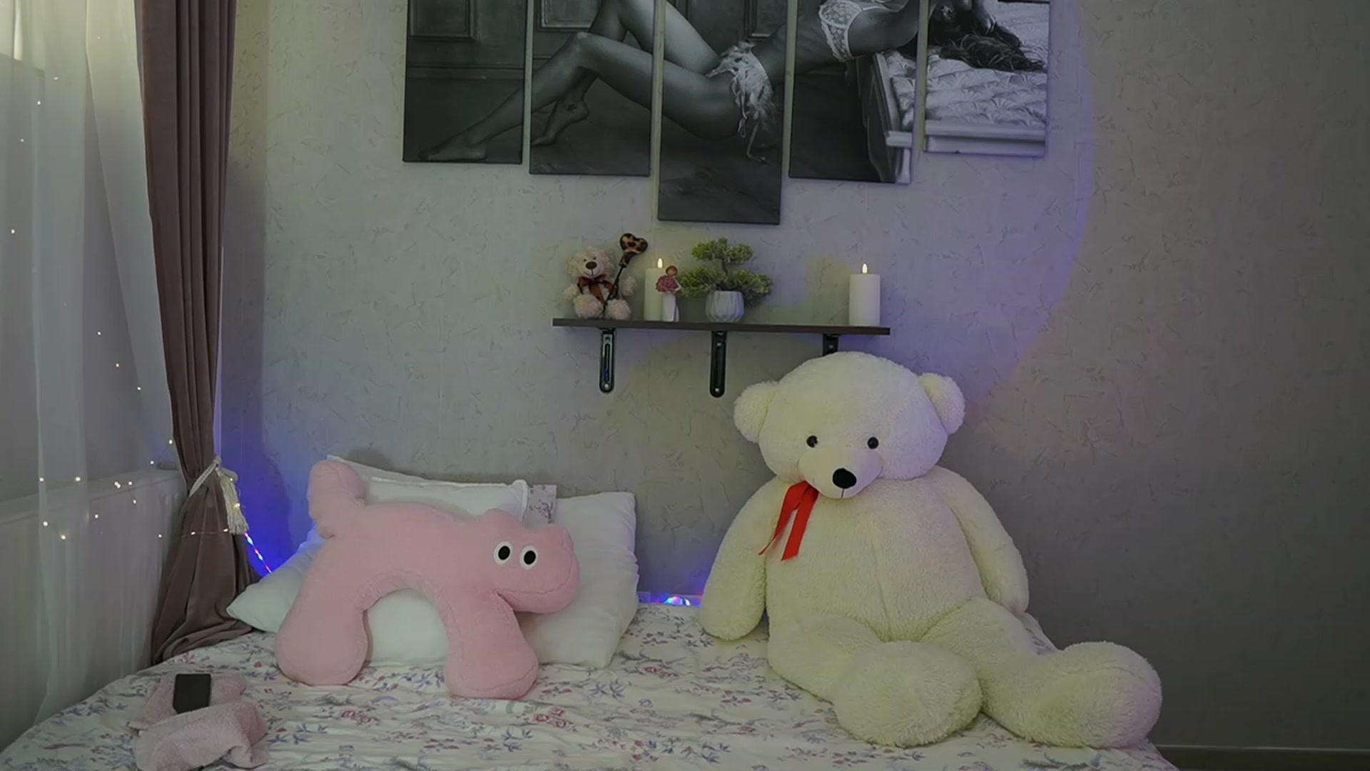 Gallery image thumbnail from RileyReid_18's myfreecams stream on, 02/22/2024, 20:45 image 12 of 20