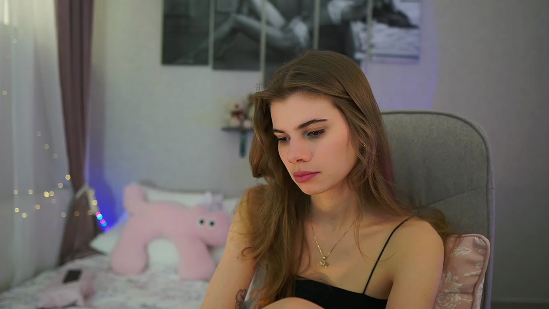 Gallery image thumbnail from RileyReid_18's myfreecams stream on, 02/22/2024, 20:45 image 20 of 20