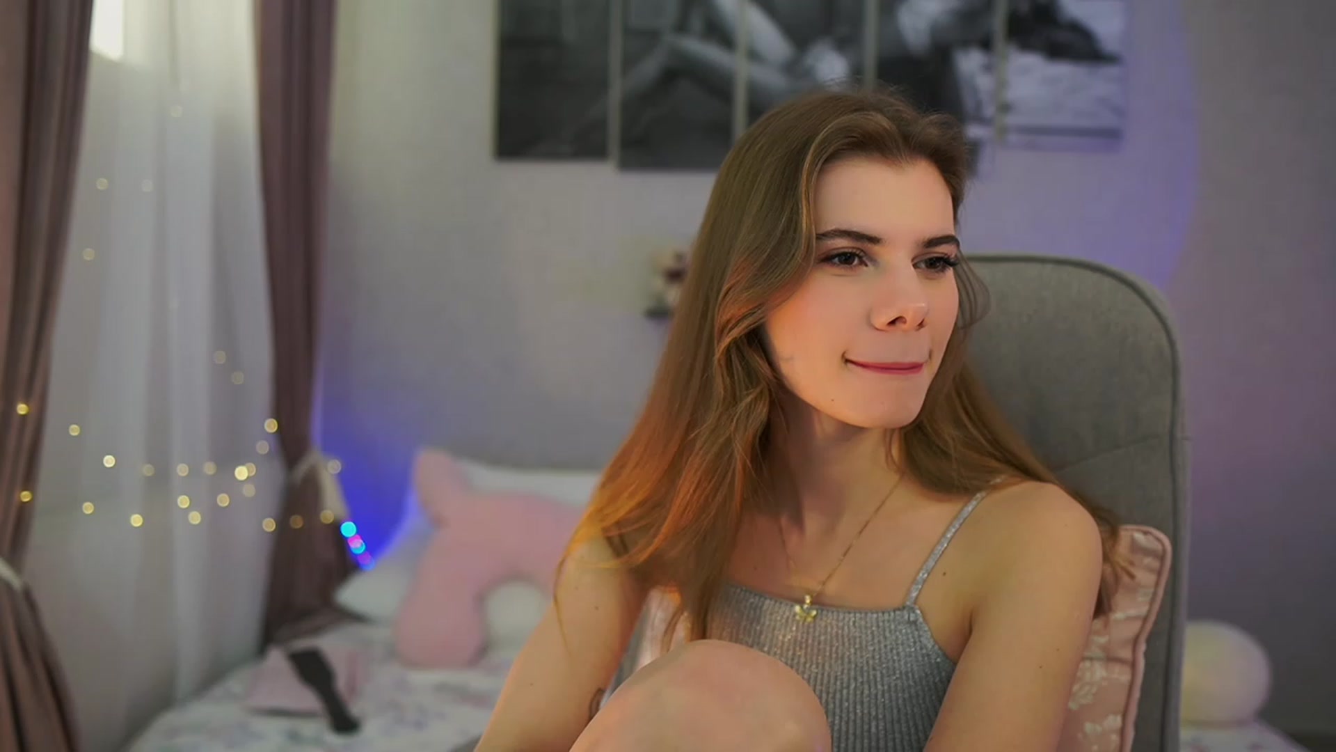 Gallery image thumbnail from RileyReid_18's myfreecams stream on, 02/23/2024, 14:22 image 16 of 20
