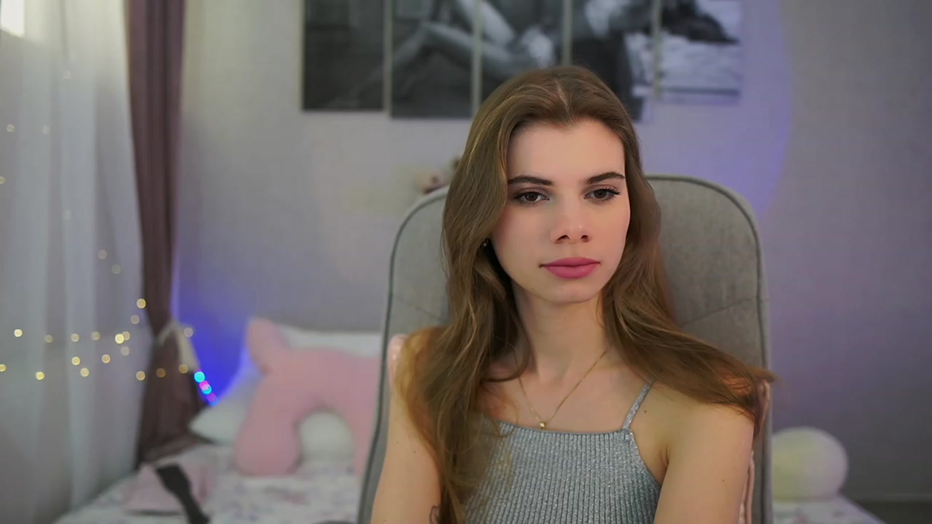 Gallery image thumbnail from RileyReid_18's myfreecams stream on, 02/23/2024, 15:15 image 6 of 20