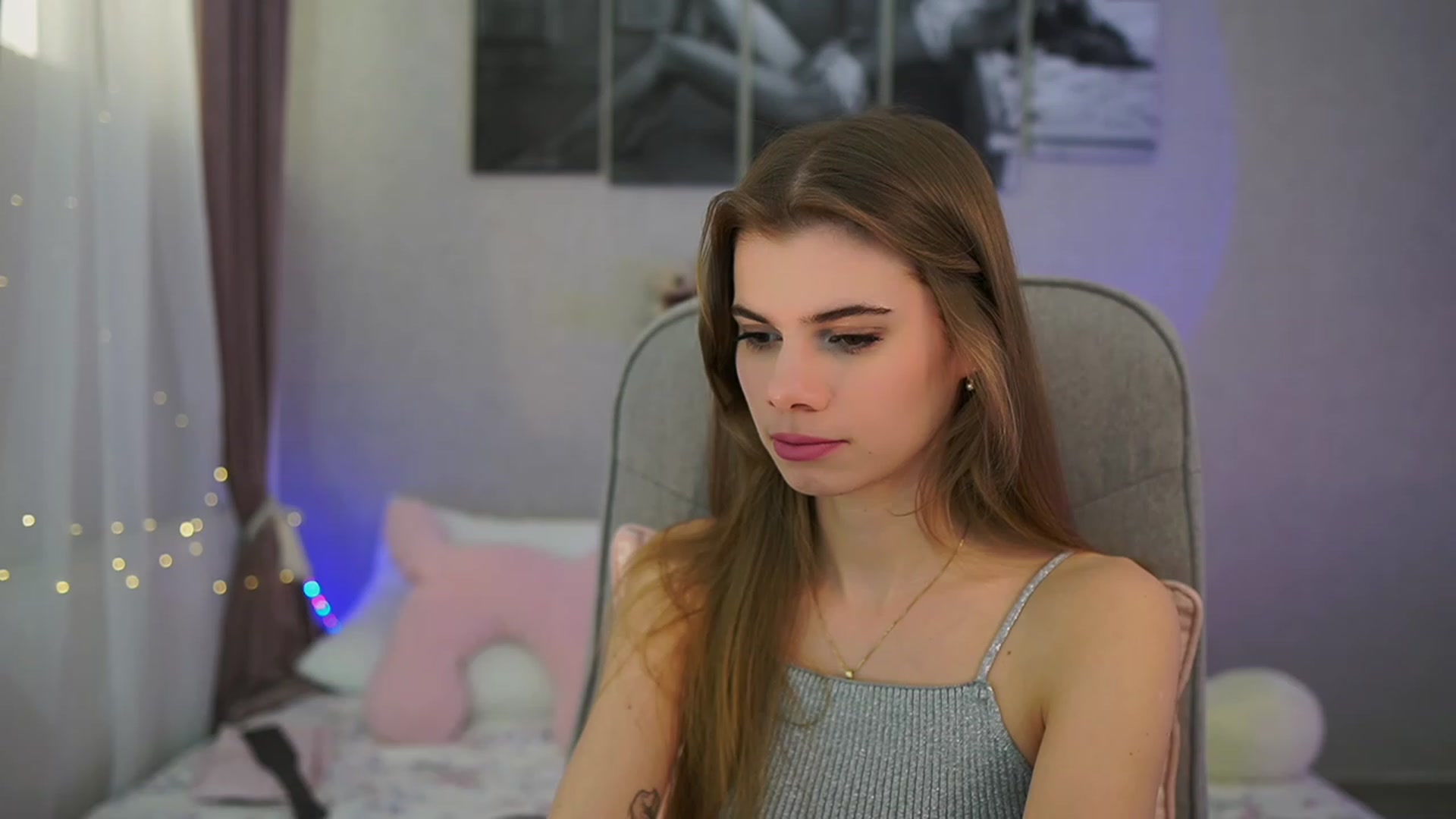 Gallery image thumbnail from RileyReid_18's myfreecams stream on, 02/23/2024, 15:15 image 12 of 20