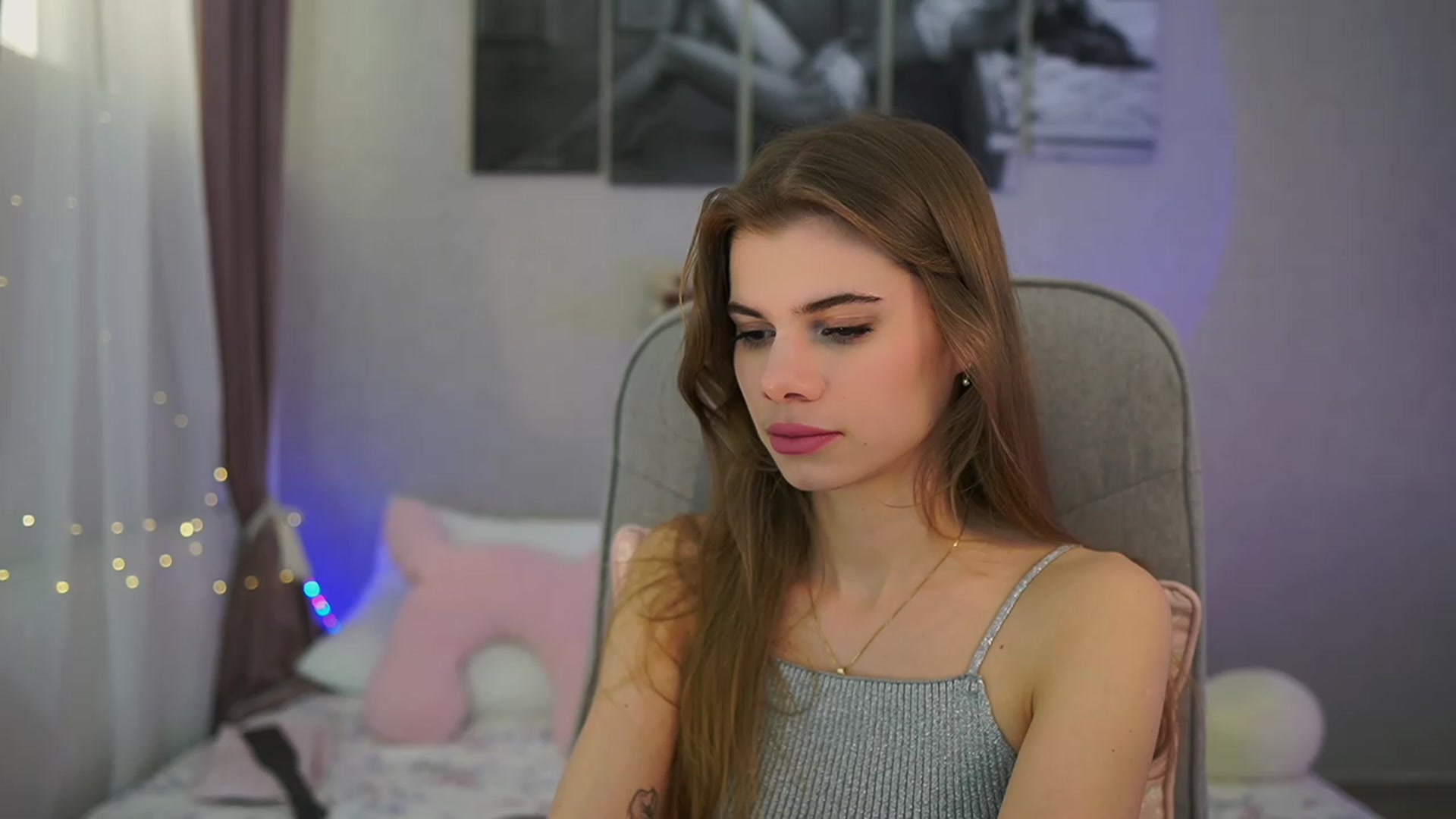 Gallery image thumbnail from RileyReid_18's myfreecams stream on, 02/23/2024, 15:15 image 11 of 20