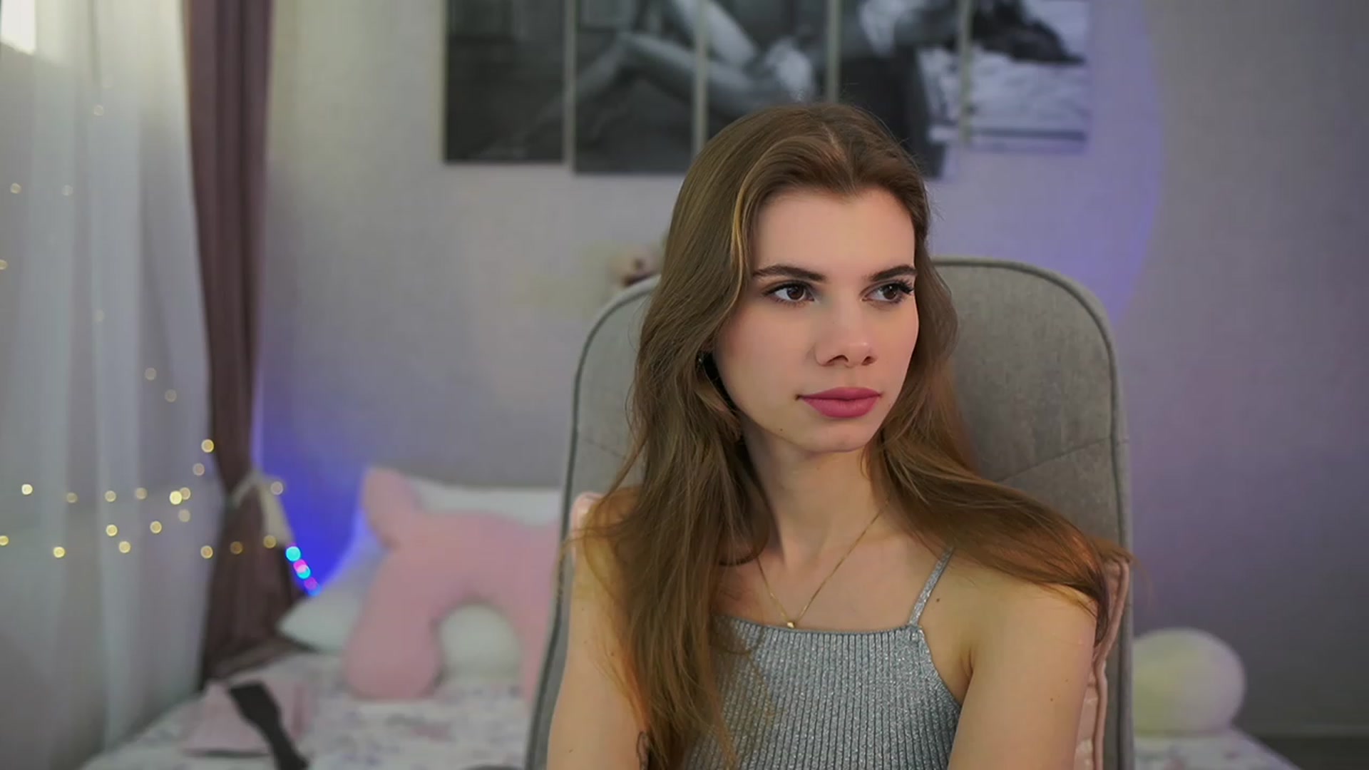 Gallery image thumbnail from RileyReid_18's myfreecams stream on, 02/23/2024, 15:15 image 7 of 20